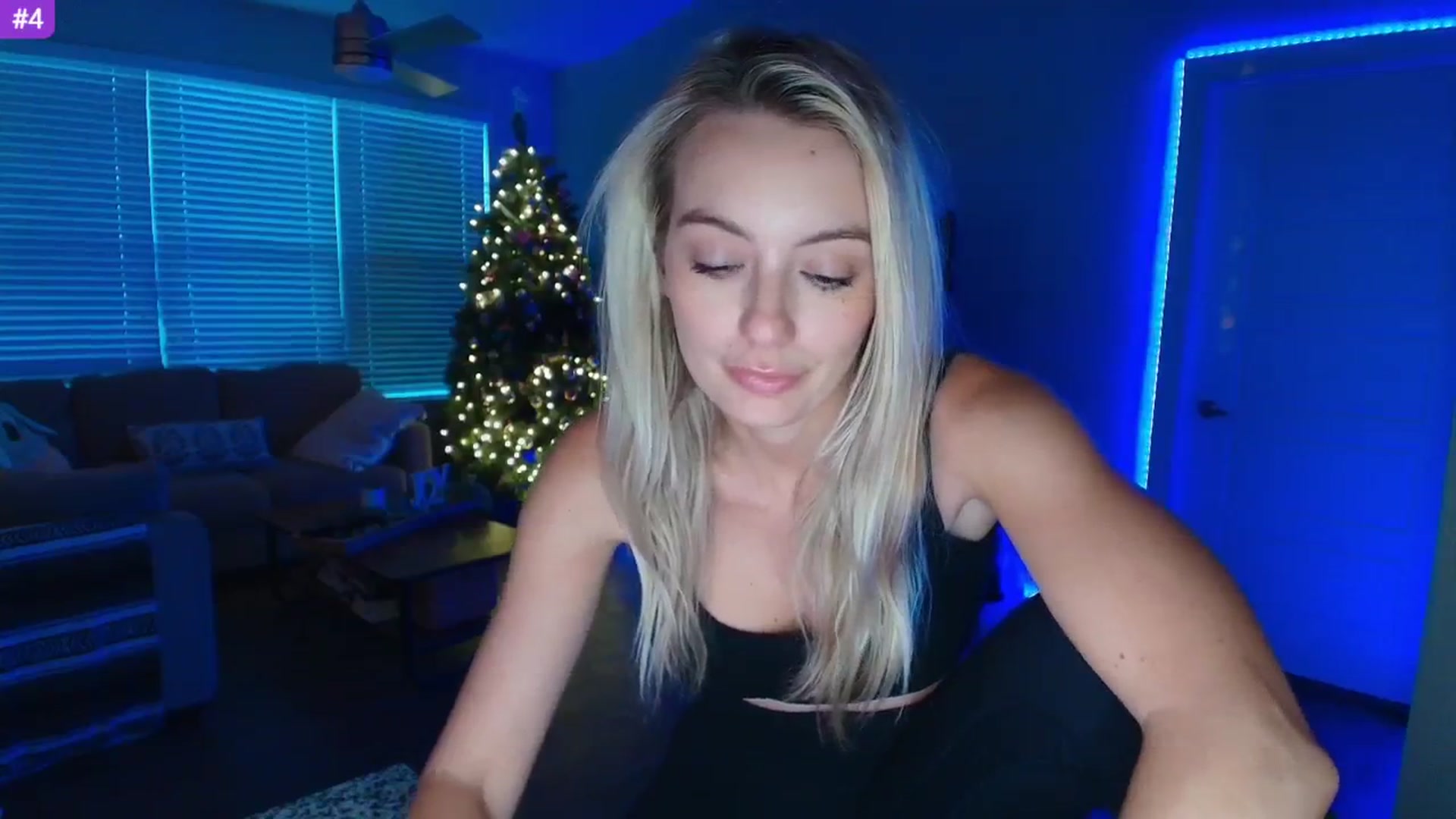 Gallery image thumbnail from Sammy_gray's myfreecams stream on, 05/15/2025, 02:40 image 17 of 20