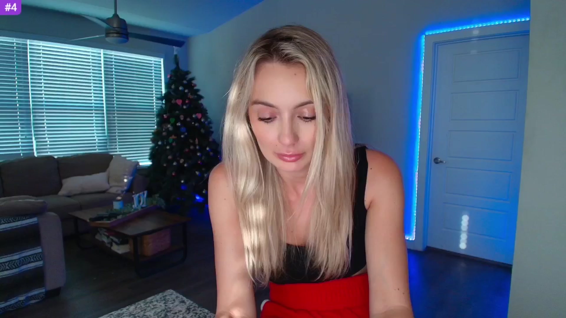 Gallery image thumbnail from Sammy_gray's myfreecams stream on, 05/19/2025, 04:13 image 2 of 20