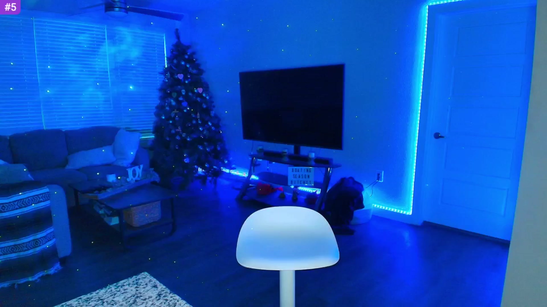 Gallery image thumbnail from Sammy_gray's myfreecams stream on, 05/21/2025, 02:48 image 18 of 20