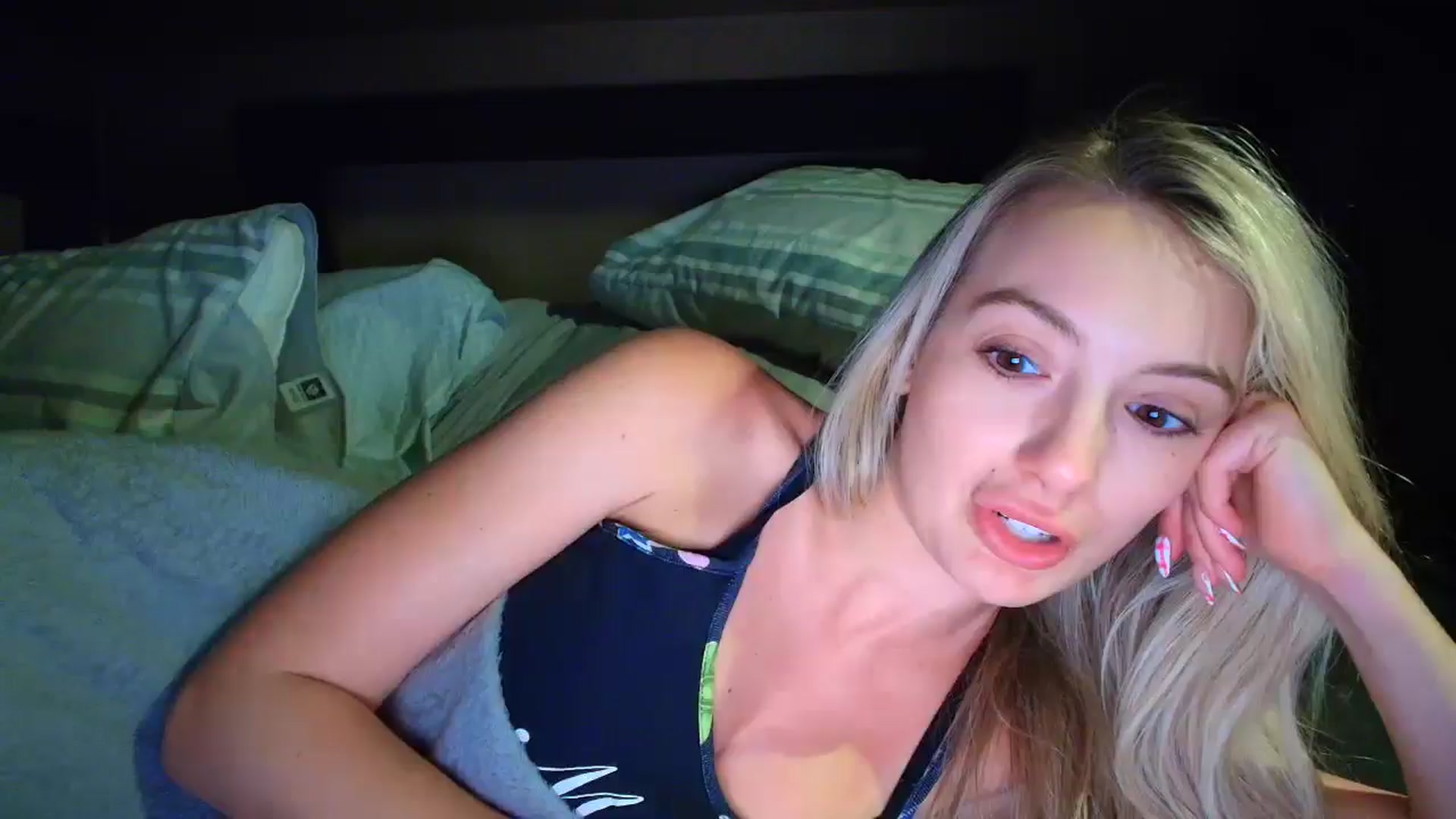 Gallery image thumbnail from Sammy_gray's myfreecams stream on, 05/26/2025, 06:28 image 15 of 20