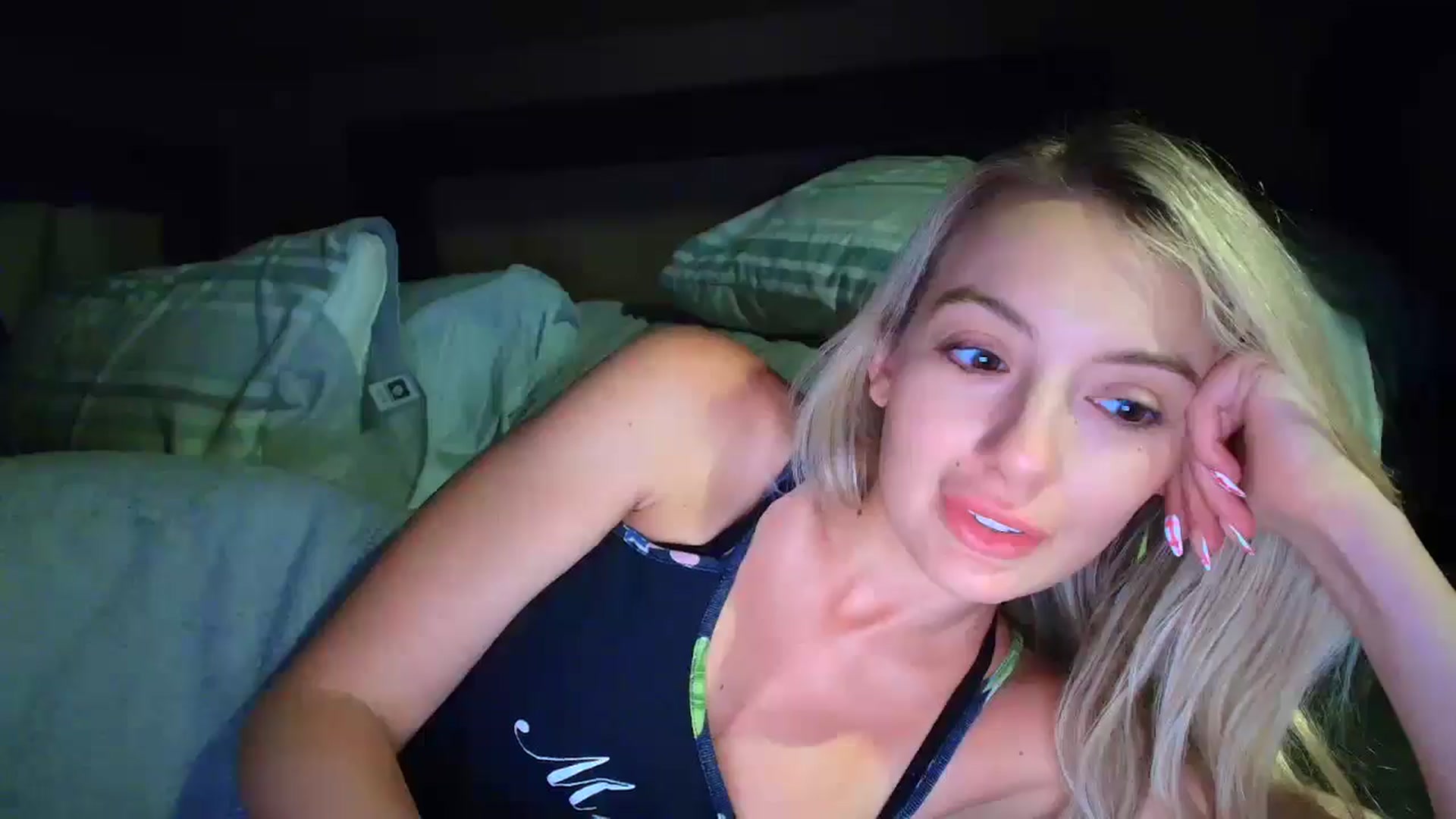 Gallery image thumbnail from Sammy_gray's myfreecams stream on, 05/26/2025, 06:28 image 3 of 20