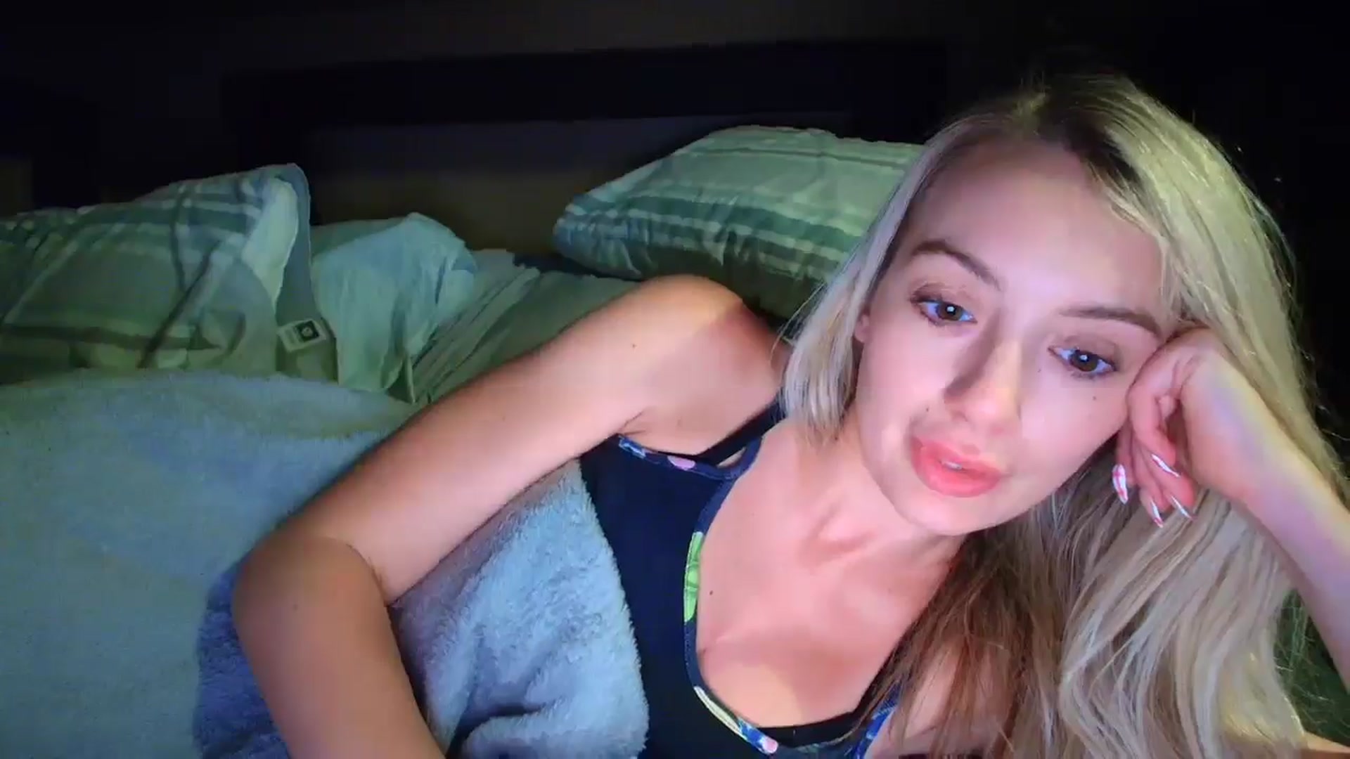 Gallery image thumbnail from Sammy_gray's myfreecams stream on, 05/26/2025, 06:28 image 14 of 20