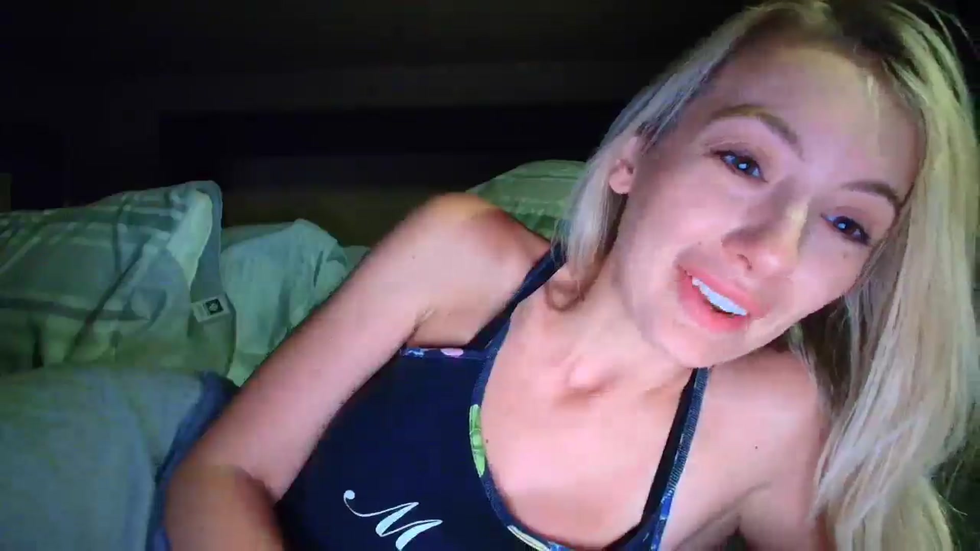 Gallery image thumbnail from Sammy_gray's myfreecams stream on, 05/26/2025, 06:28 image 6 of 20