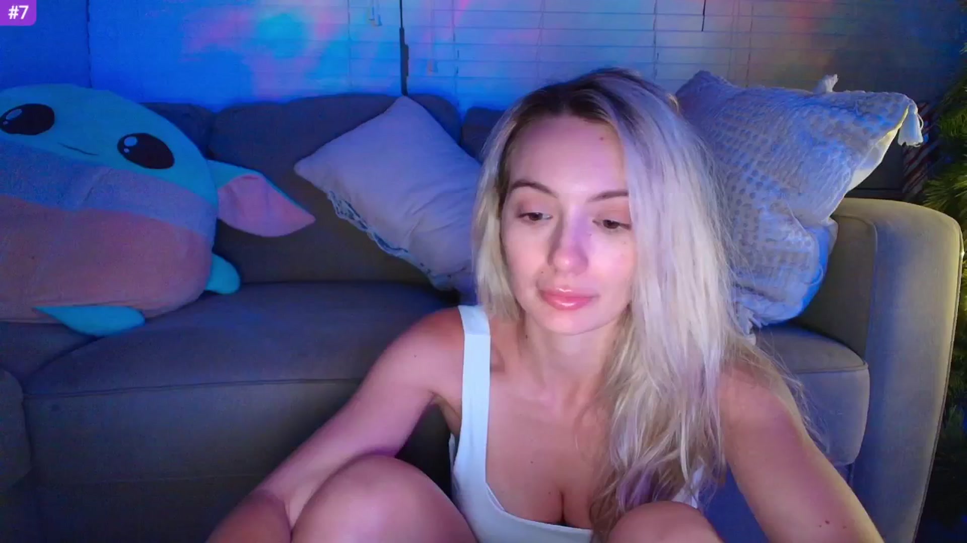 Gallery image thumbnail from Sammy_gray's myfreecams stream on, 05/27/2025, 05:25 image 3 of 20