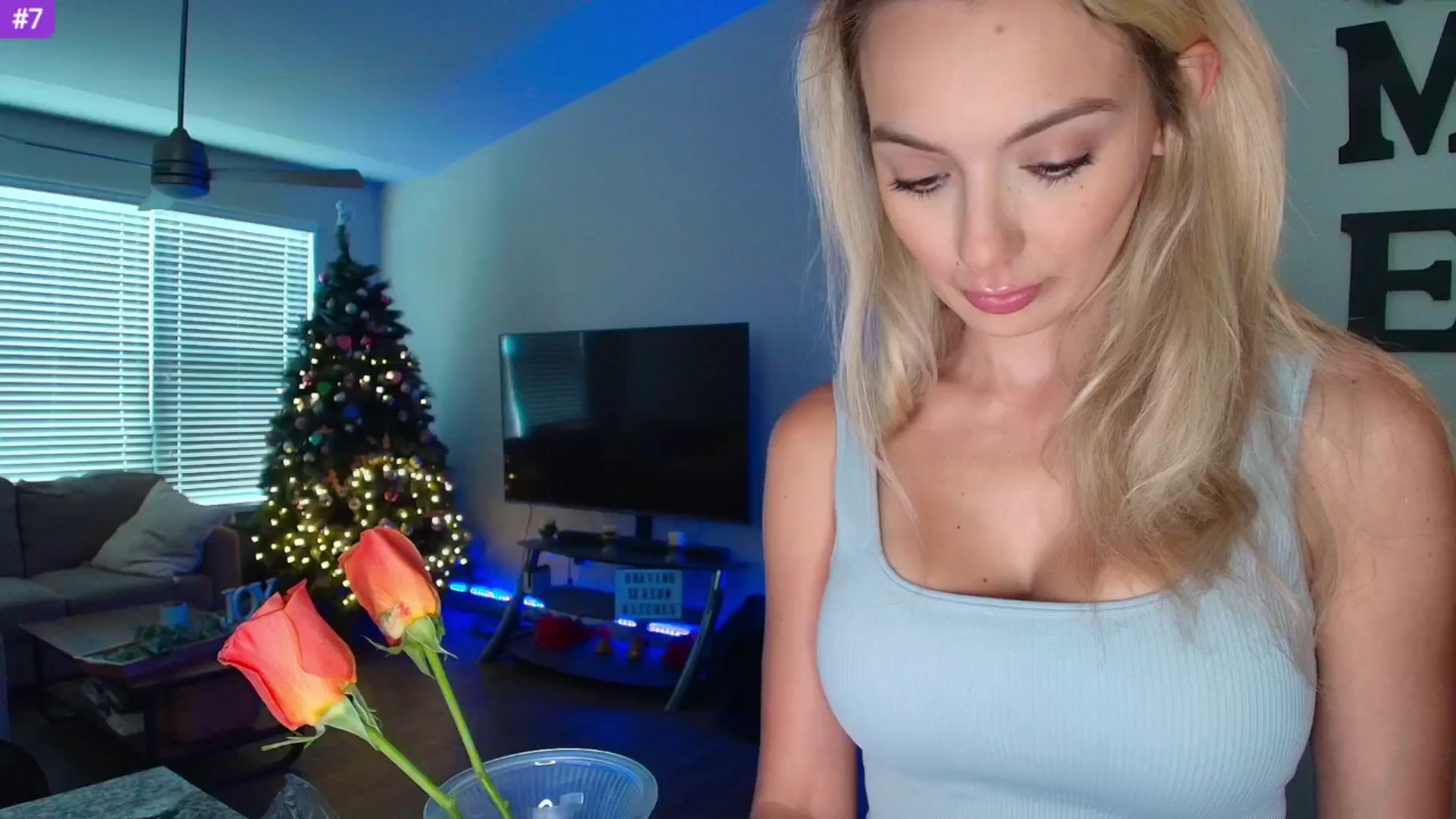 Gallery image thumbnail from Sammy_gray's myfreecams stream on, 05/28/2025, 24:01 image 11 of 20