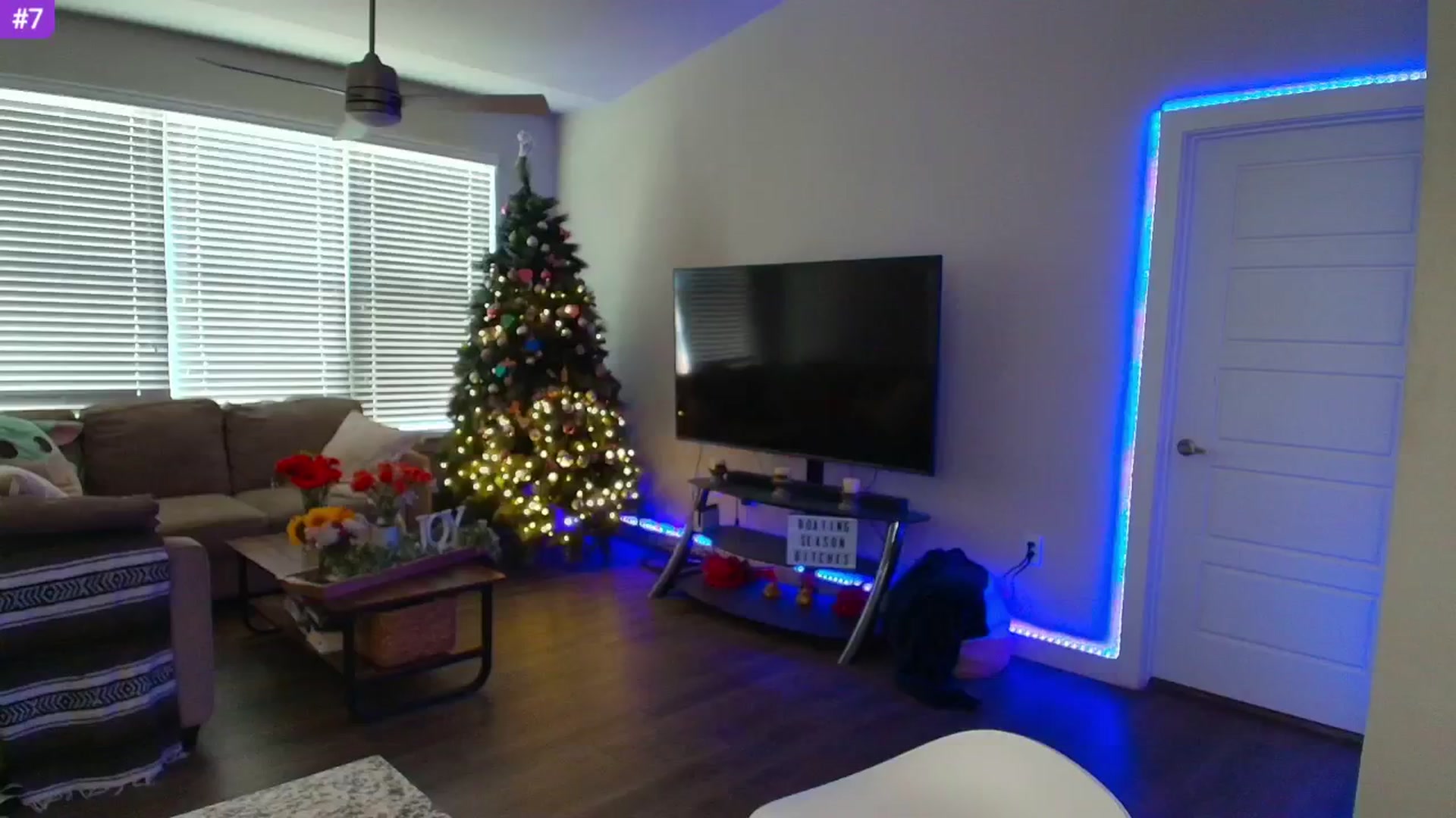 Gallery image thumbnail from Sammy_gray's myfreecams stream on, 05/28/2025, 23:03 image 1 of 20