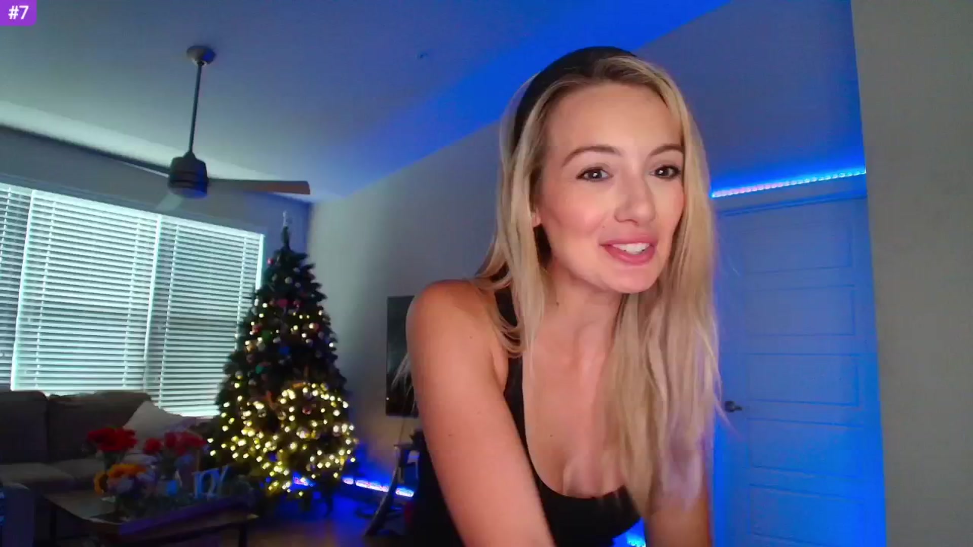 Gallery image thumbnail from Sammy_gray's myfreecams stream on, 05/29/2025, 01:50 image 5 of 20