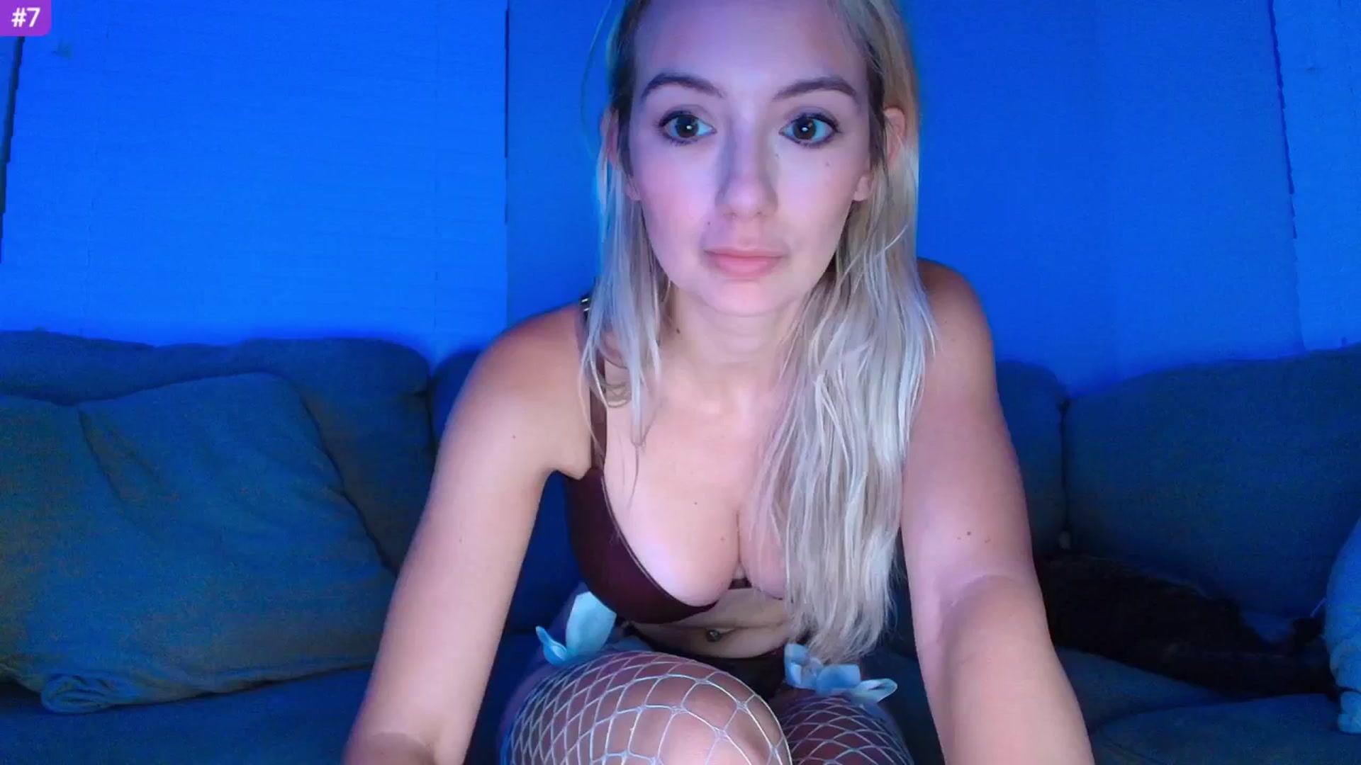 Gallery image thumbnail from Sammy_gray's myfreecams stream on, 05/29/2025, 04:44 image 1 of 20