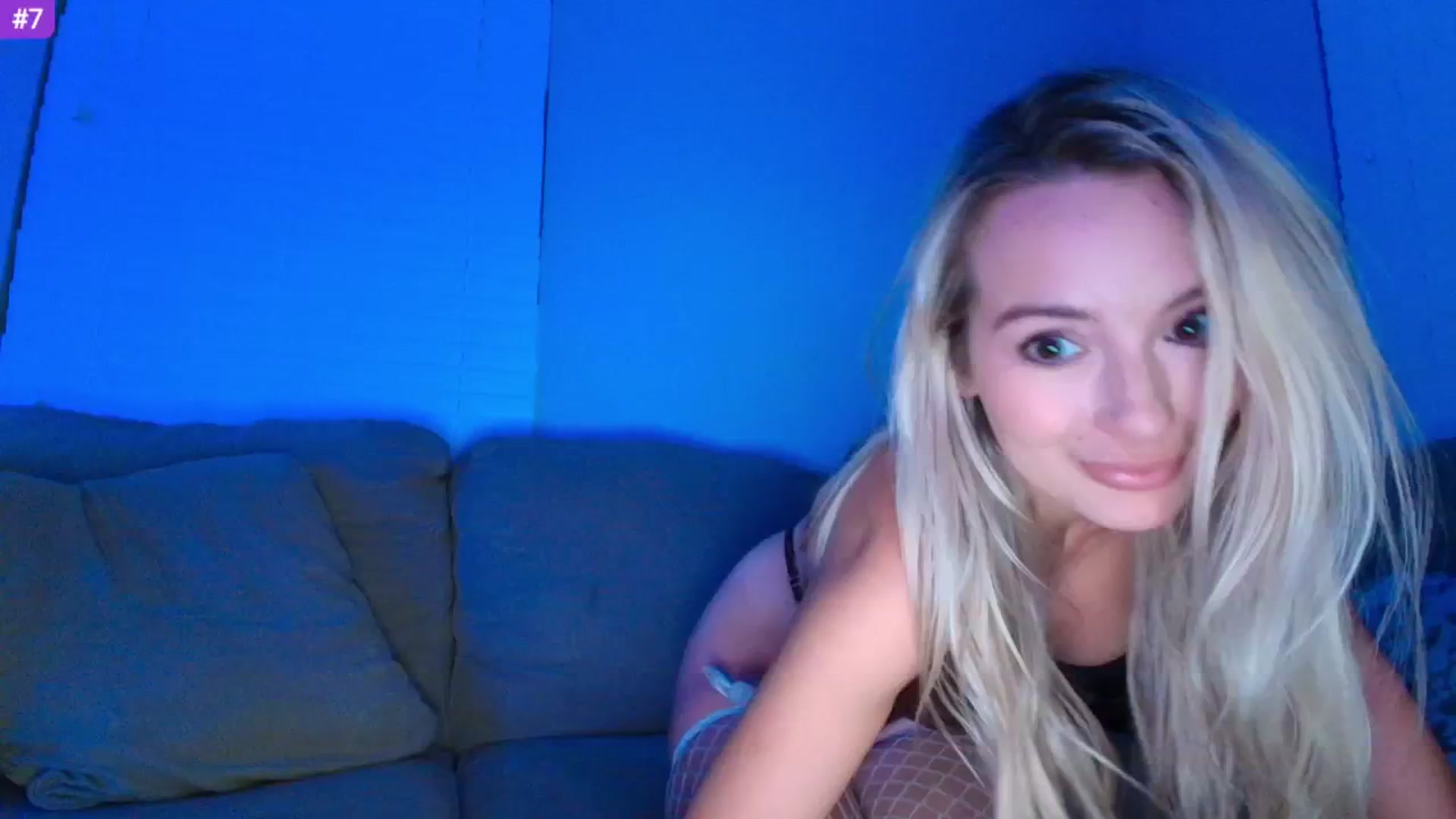 Gallery image thumbnail from Sammy_gray's myfreecams stream on, 05/29/2025, 04:44 image 13 of 20