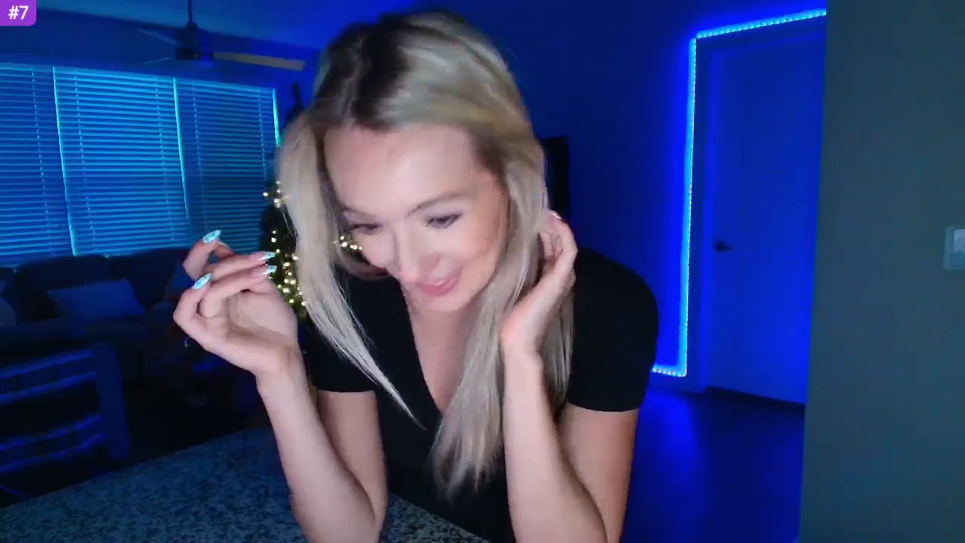 Gallery image thumbnail from Sammy_gray's myfreecams stream on, 05/30/2025, 06:34 image 6 of 20