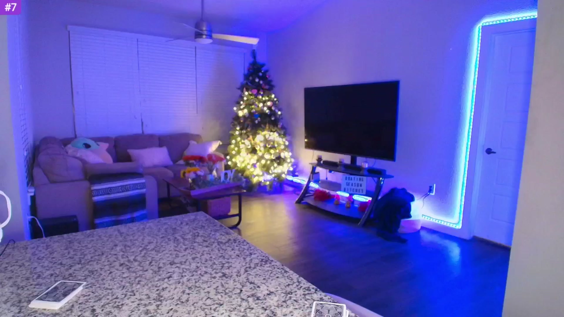 Gallery image thumbnail from Sammy_gray's myfreecams stream on, 05/30/2025, 06:34 image 14 of 20