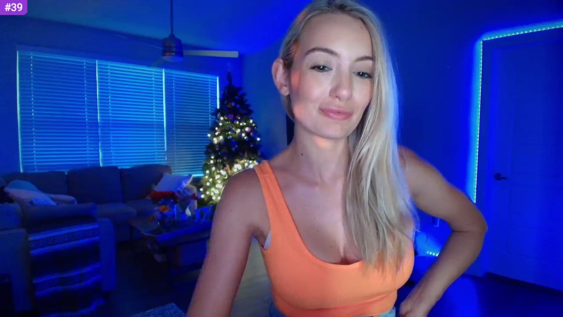 Gallery image thumbnail from Sammy_gray's myfreecams stream on, 06/05/2025, 03:04 image 13 of 20