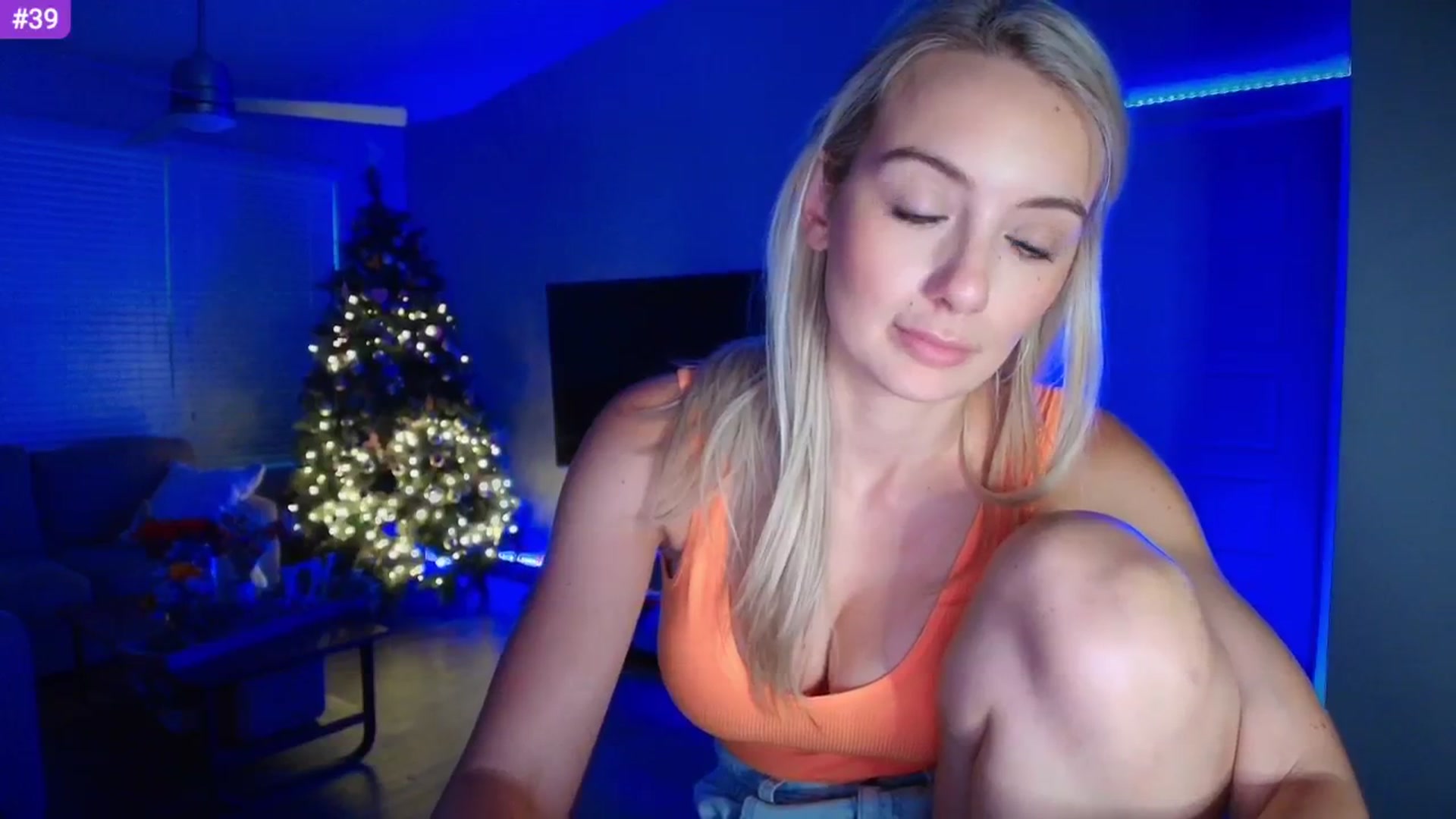 Gallery image thumbnail from Sammy_gray's myfreecams stream on, 06/05/2025, 03:04 image 18 of 20