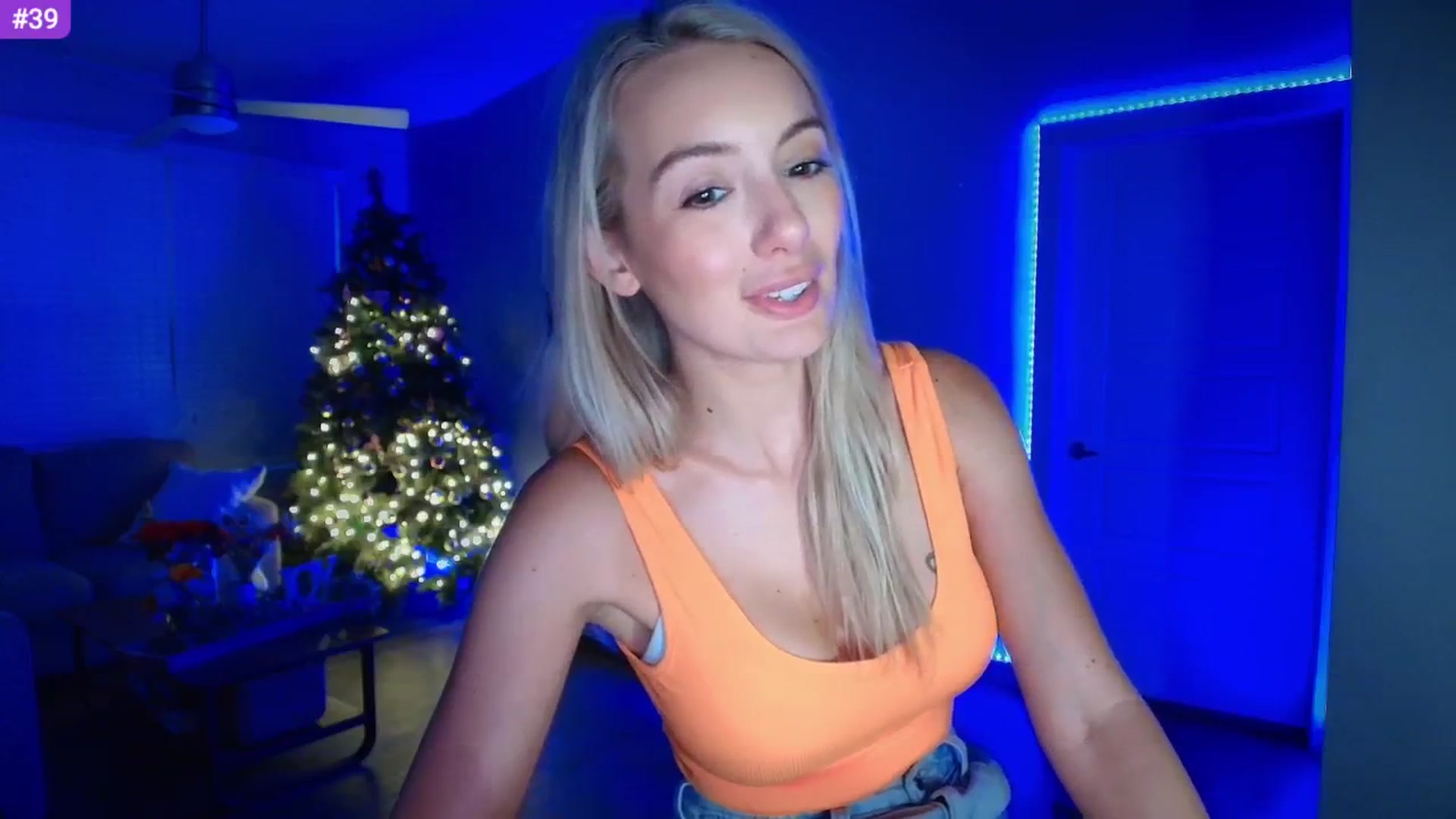 Gallery image thumbnail from Sammy_gray's myfreecams stream on, 06/05/2025, 03:04 image 19 of 20