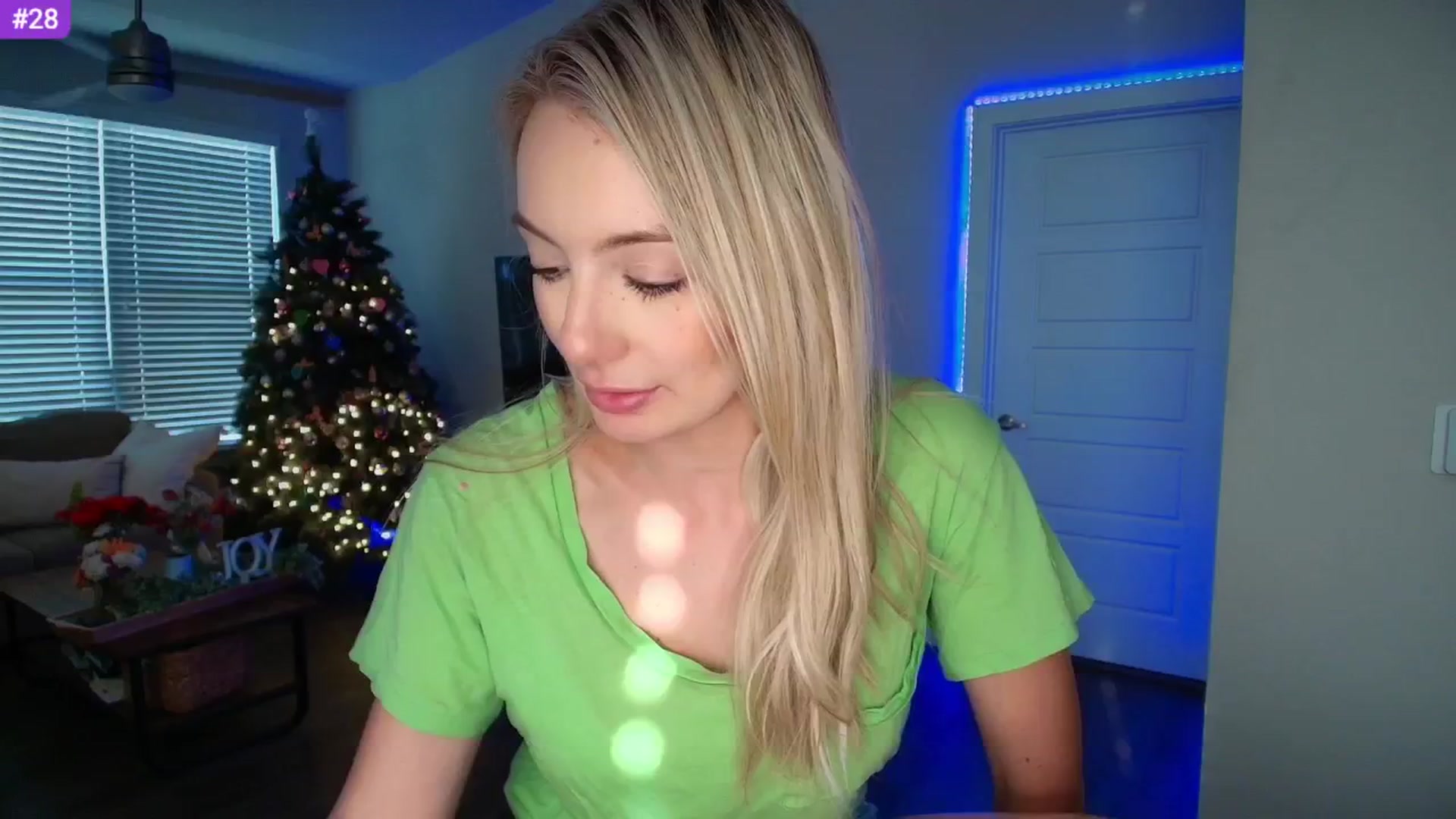 Gallery image thumbnail from Sammy_gray's myfreecams stream on, 06/06/2025, 02:06 image 1 of 20