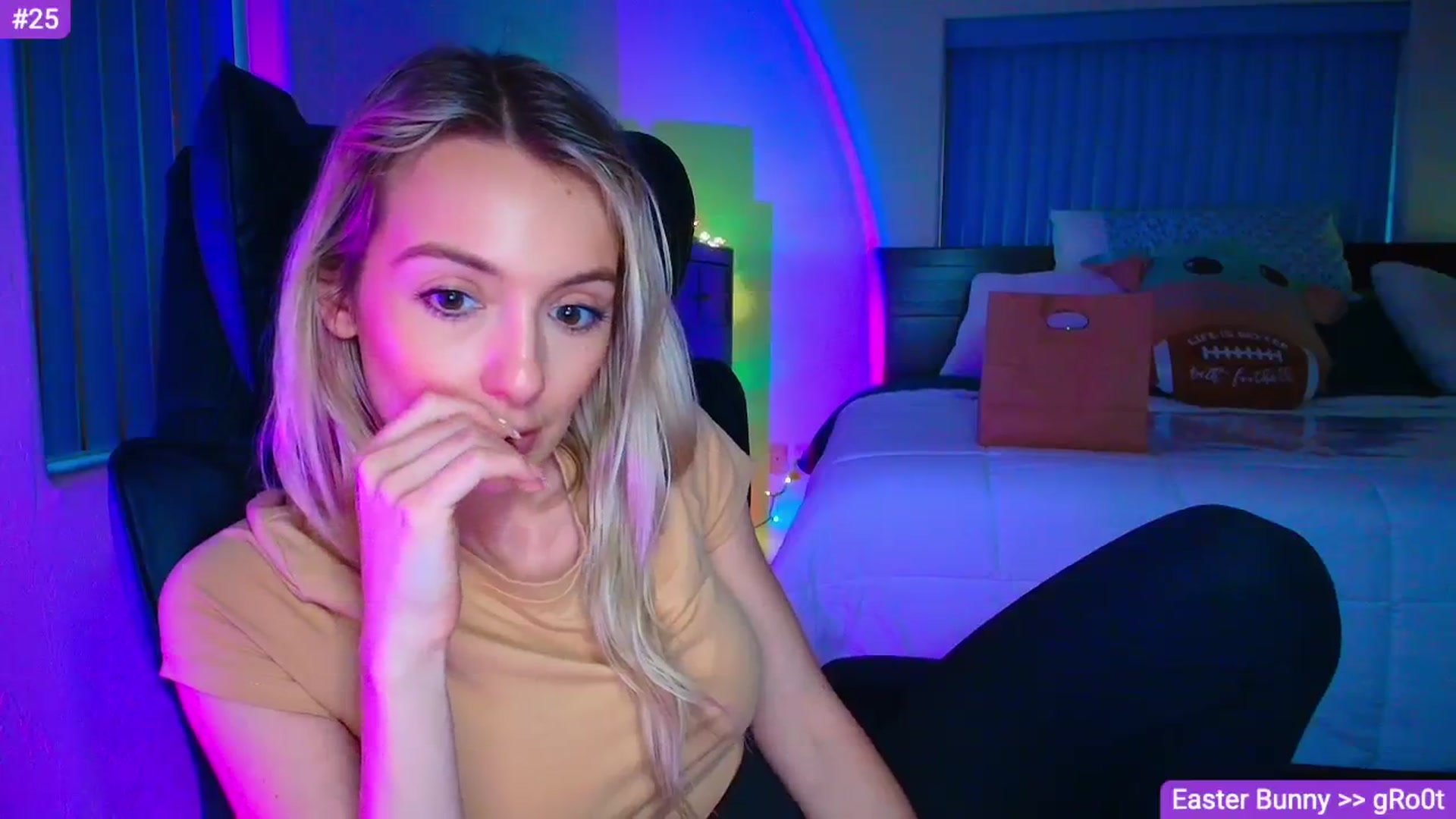 Gallery image thumbnail from Sammy_gray's myfreecams stream on, 04/03/2026, 02:51 image 10 of 20