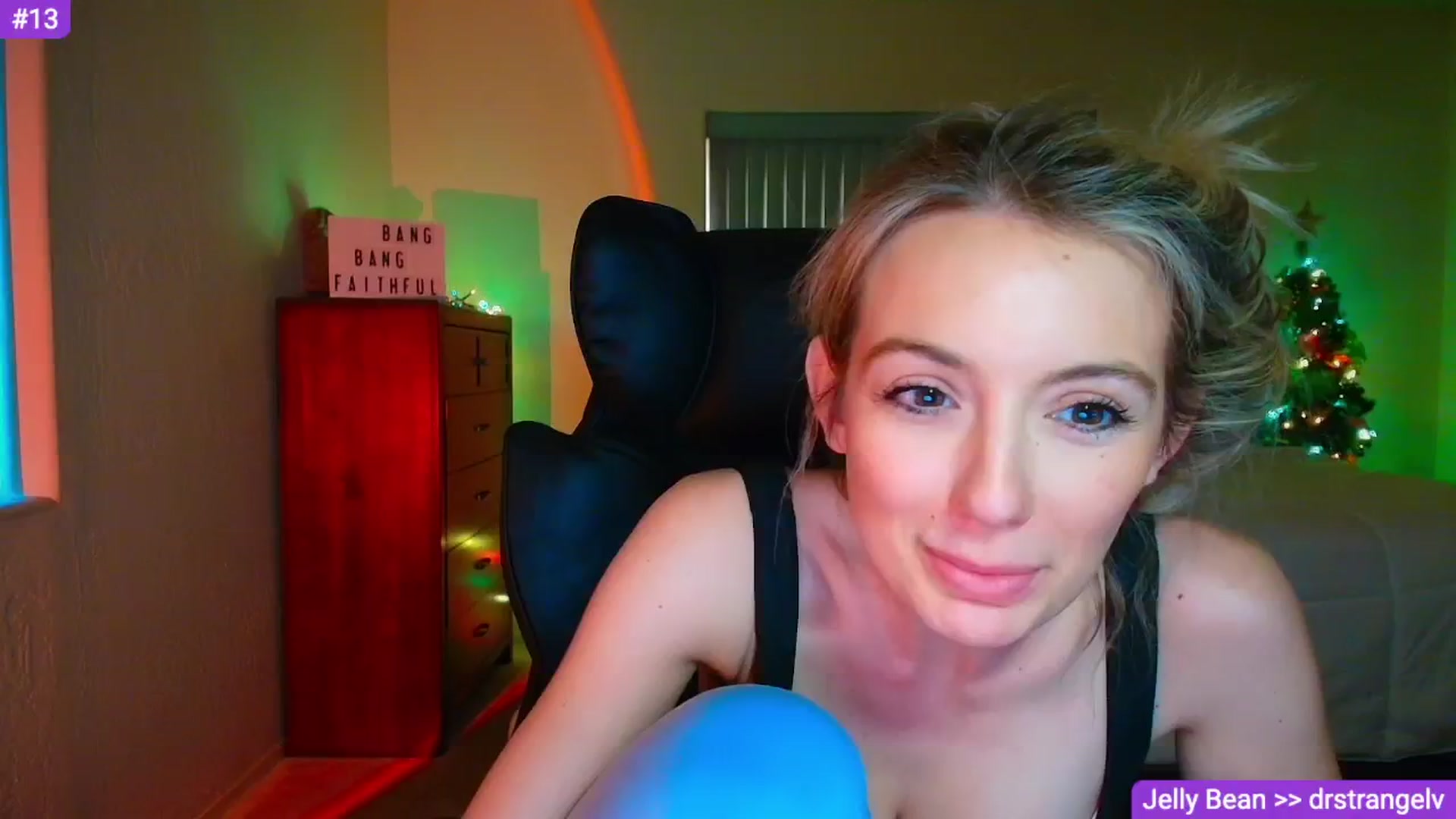 Gallery image thumbnail from Sammy_gray's myfreecams stream on, 04/10/2026, 02:35 image 3 of 20