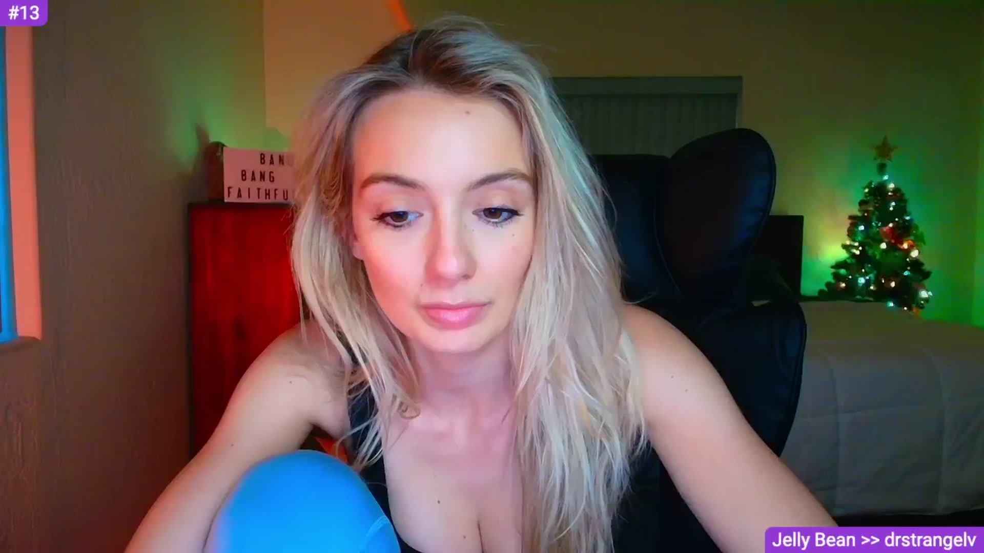 Gallery image thumbnail from Sammy_gray's myfreecams stream on, 04/10/2026, 02:35 image 9 of 20