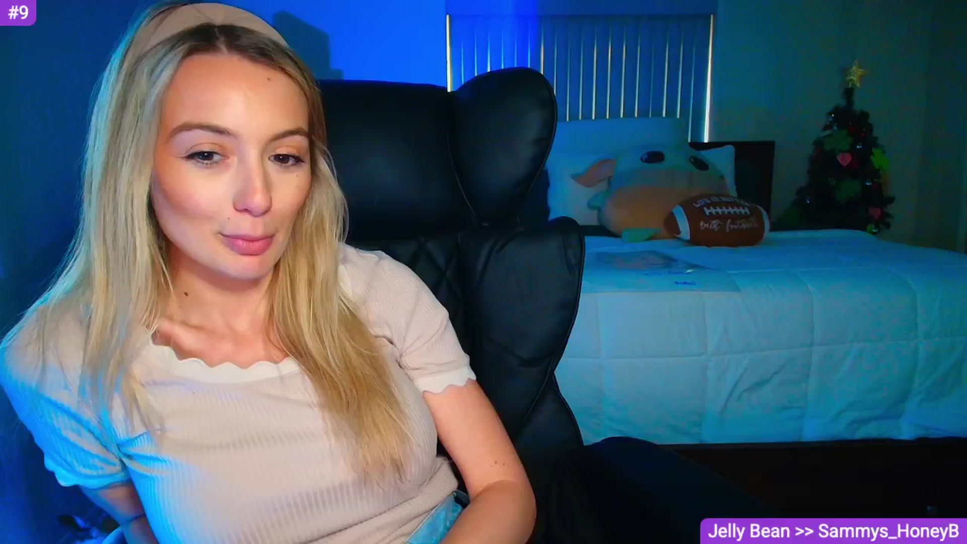 Gallery image thumbnail from Sammy_gray's myfreecams stream on, 04/12/2026, 01:45 image 14 of 20