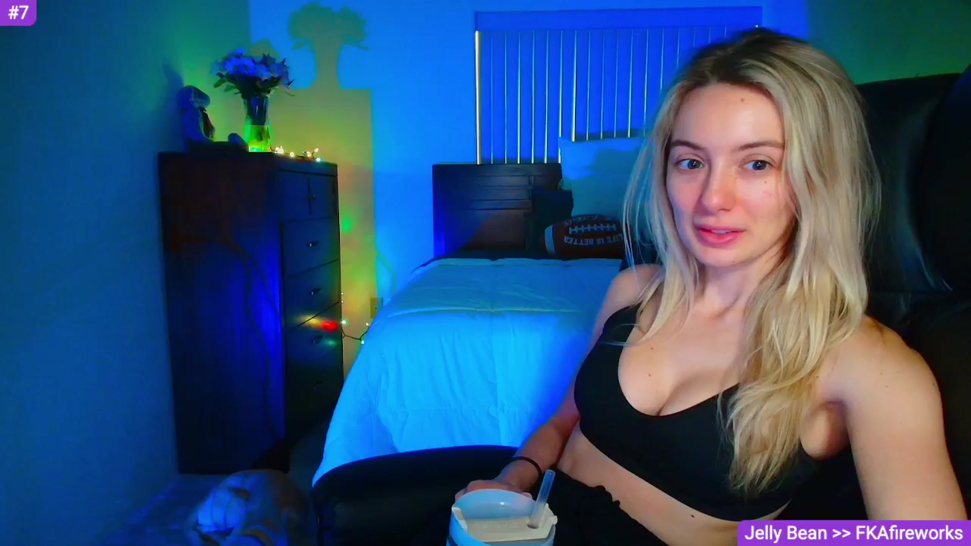 Gallery image thumbnail from Sammy_gray's myfreecams stream on, 04/18/2026, 18:27 image 10 of 20