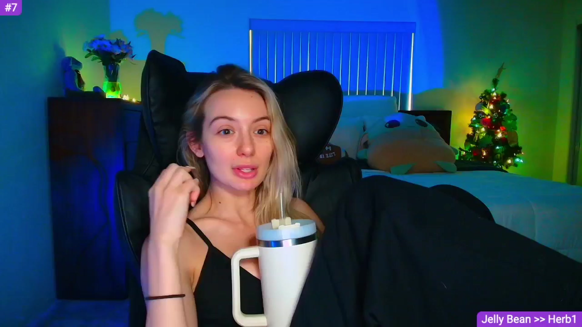 Gallery image thumbnail from Sammy_gray's myfreecams stream on, 04/18/2026, 21:14 image 8 of 20