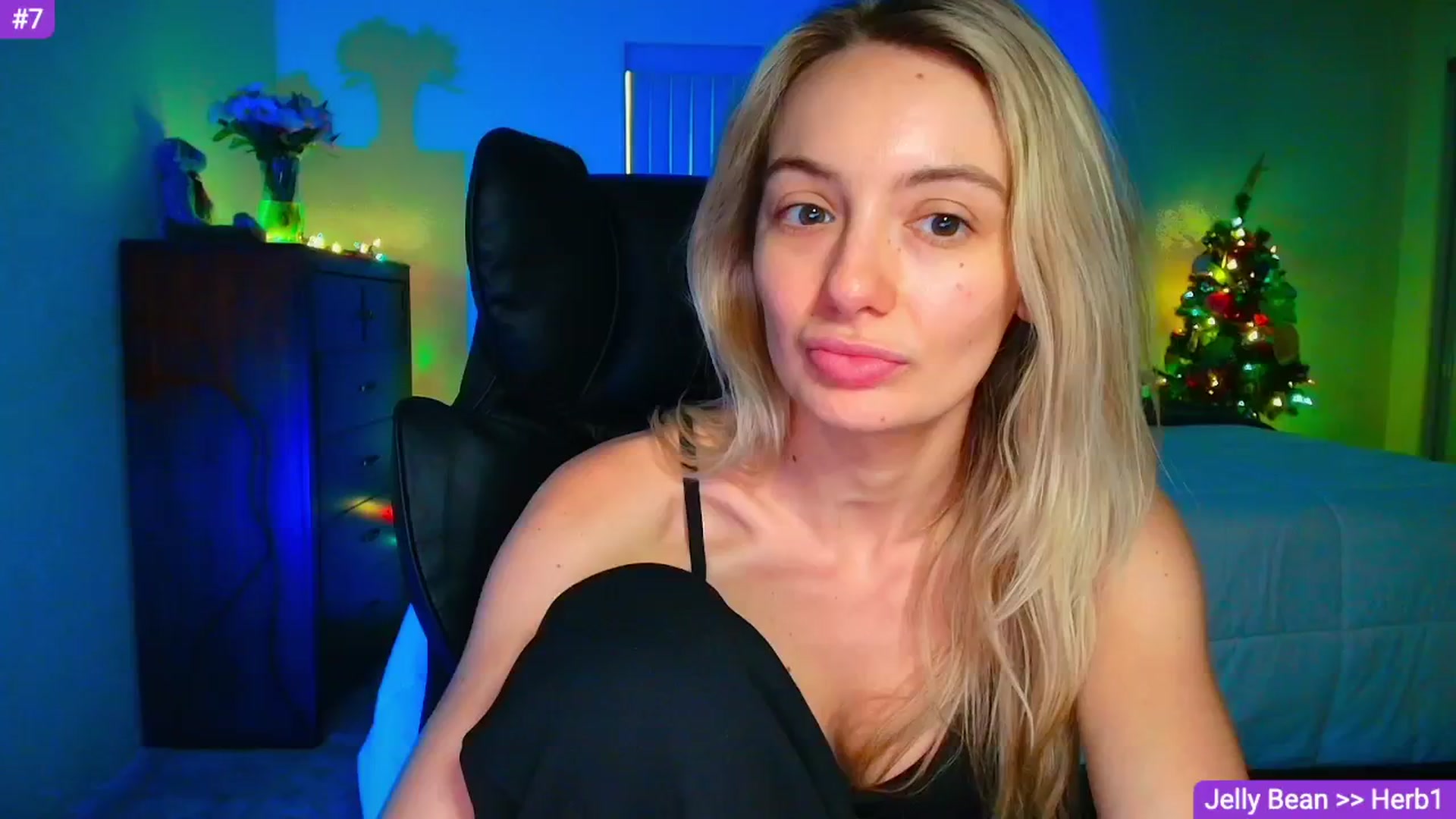 Gallery image thumbnail from Sammy_gray's myfreecams stream on, 04/18/2026, 21:14 image 6 of 20
