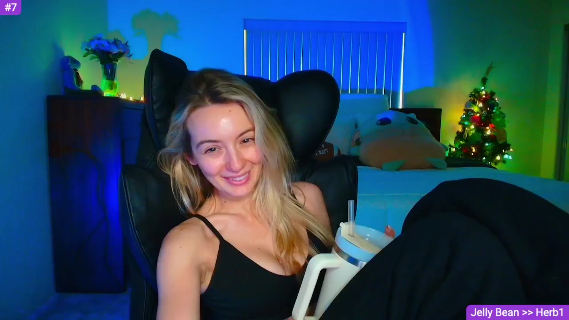 Gallery image thumbnail from Sammy_gray's myfreecams stream on, 04/18/2026, 21:14 image 7 of 20