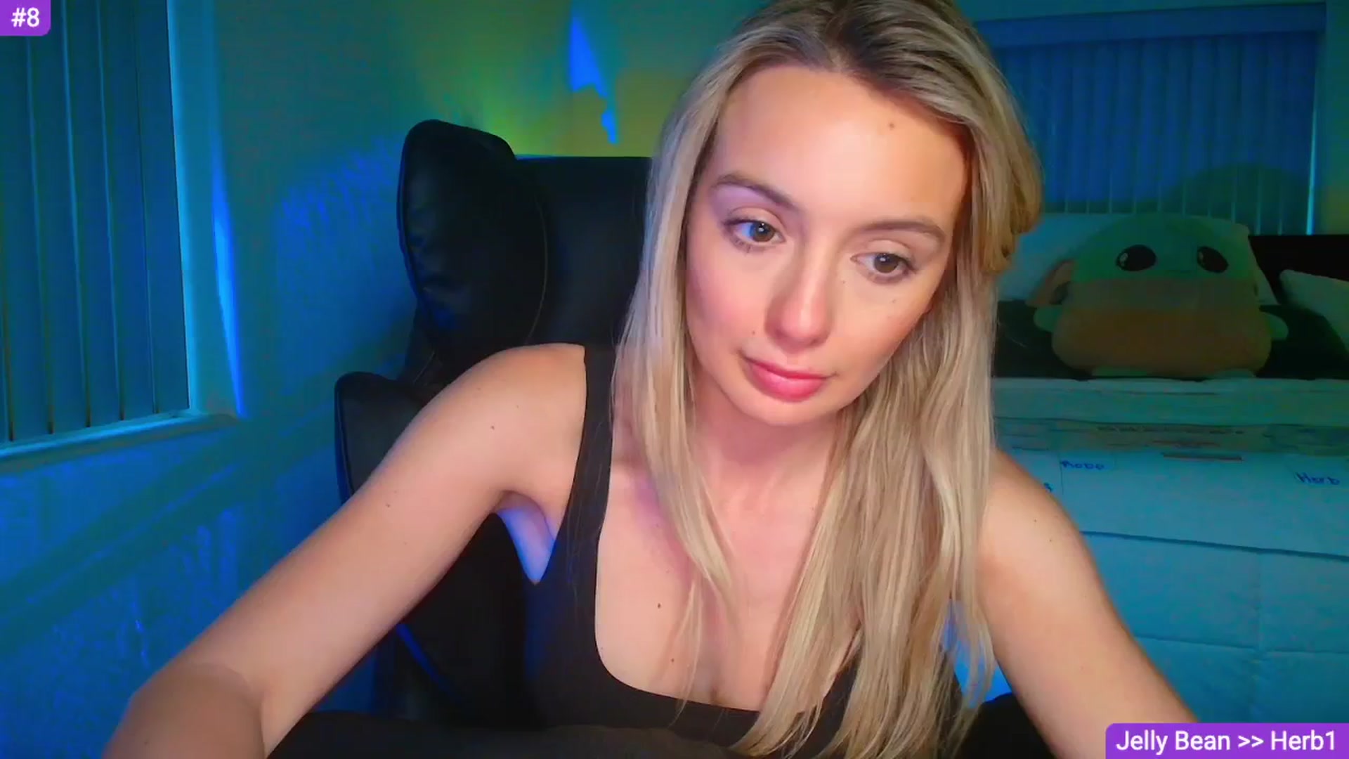 Gallery image thumbnail from Sammy_gray's myfreecams stream on, 04/21/2026, 04:00 image 6 of 20