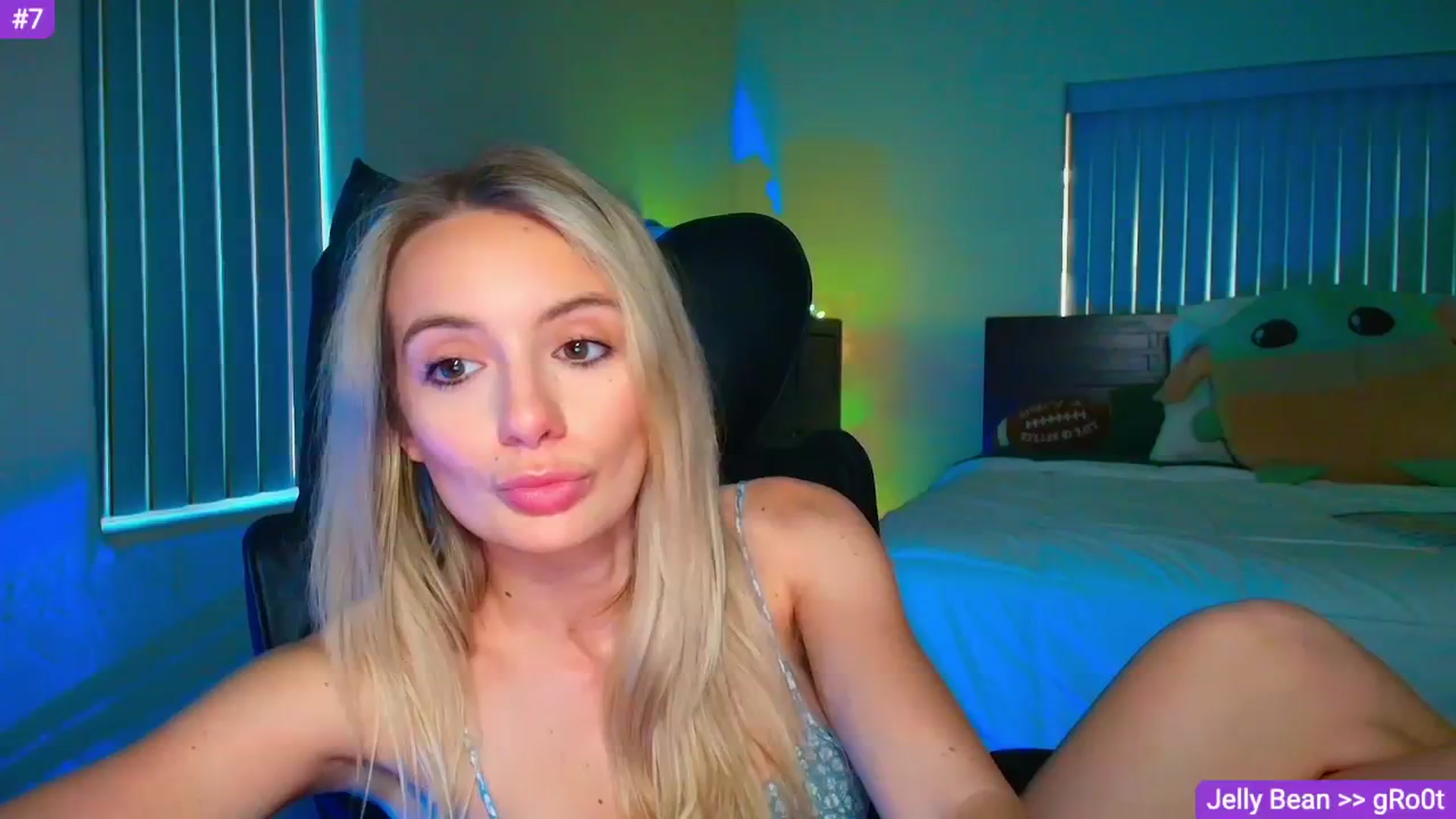 Gallery image thumbnail from Sammy_gray's myfreecams stream on, 04/23/2026, 01:25 image 18 of 20