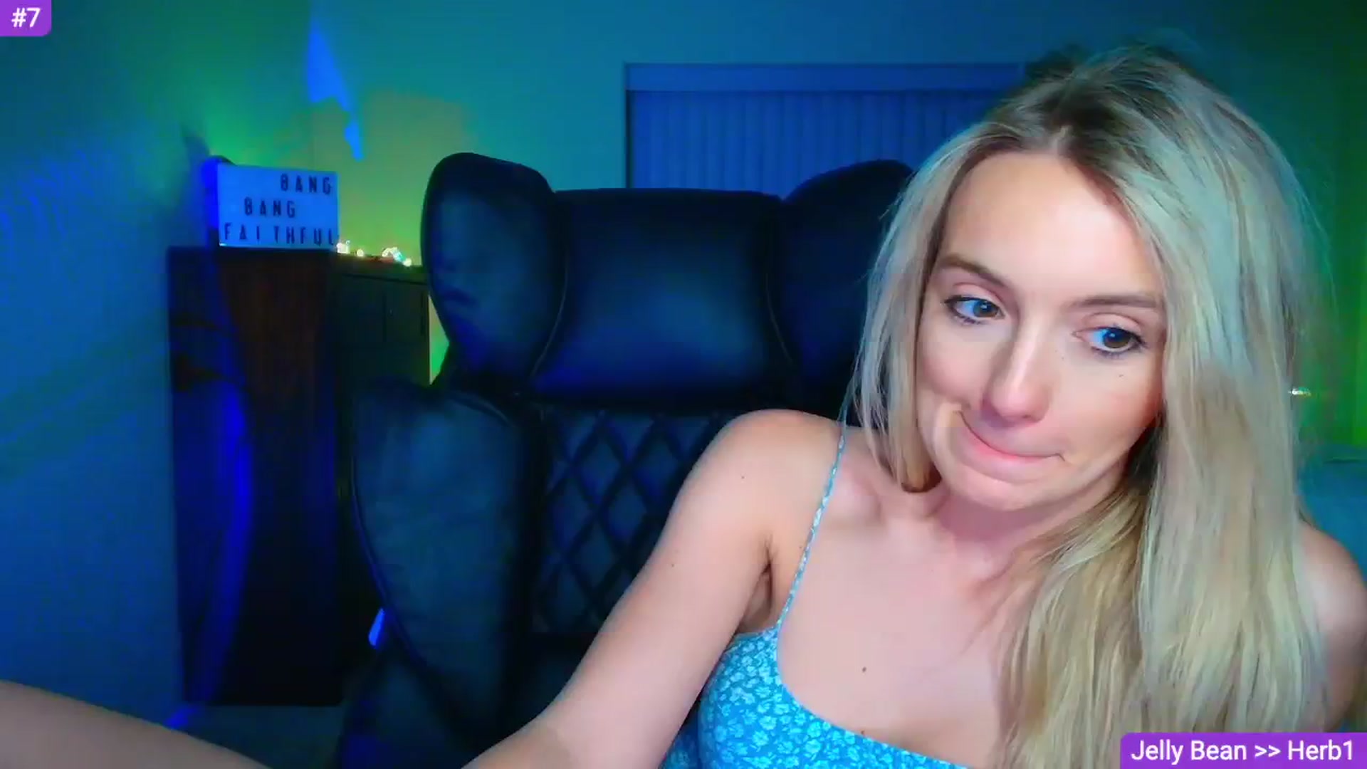 Gallery image thumbnail from Sammy_gray's myfreecams stream on, 04/23/2026, 04:22 image 7 of 20