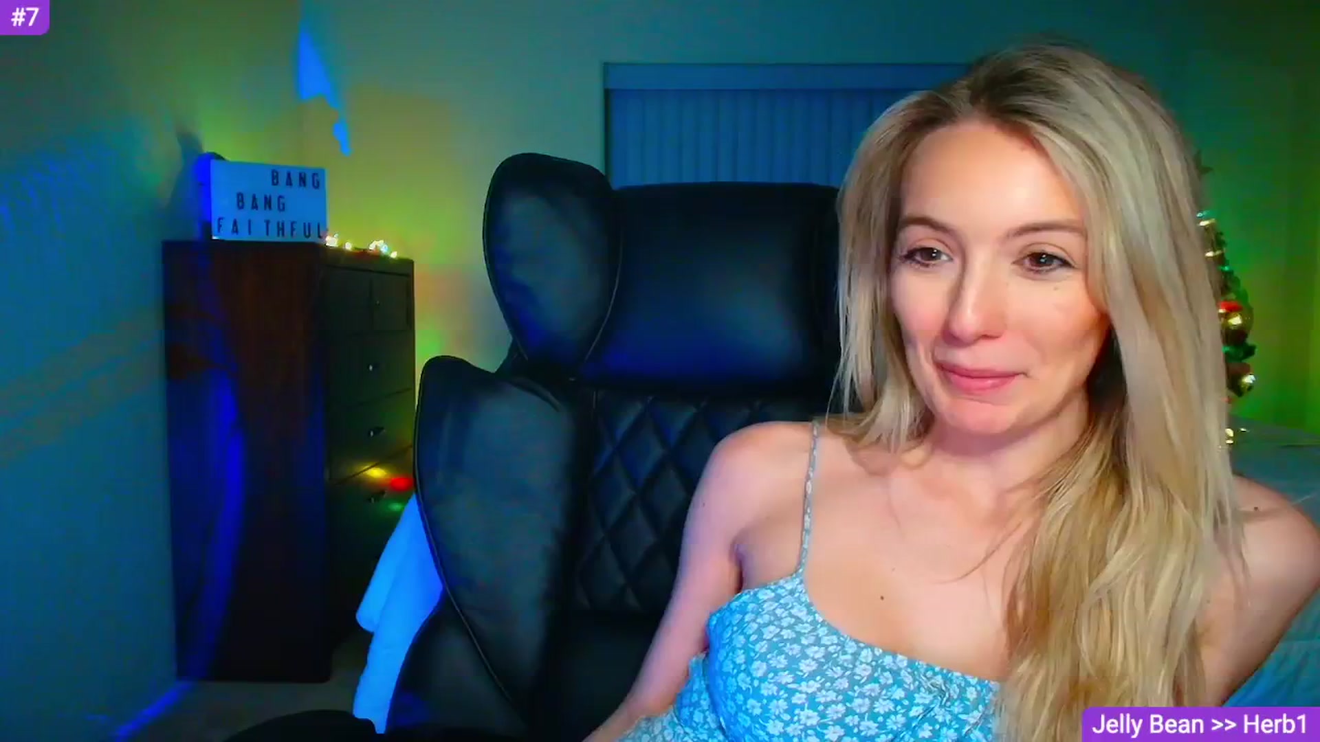 Gallery image thumbnail from Sammy_gray's myfreecams stream on, 04/23/2026, 04:22 image 9 of 20