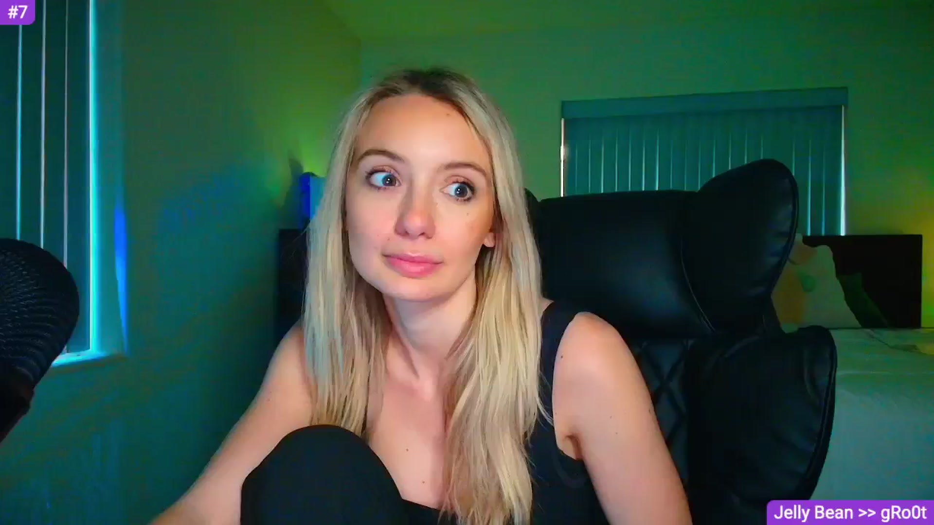 Gallery image thumbnail from Sammy_gray's myfreecams stream on, 04/24/2026, 02:21 image 6 of 20