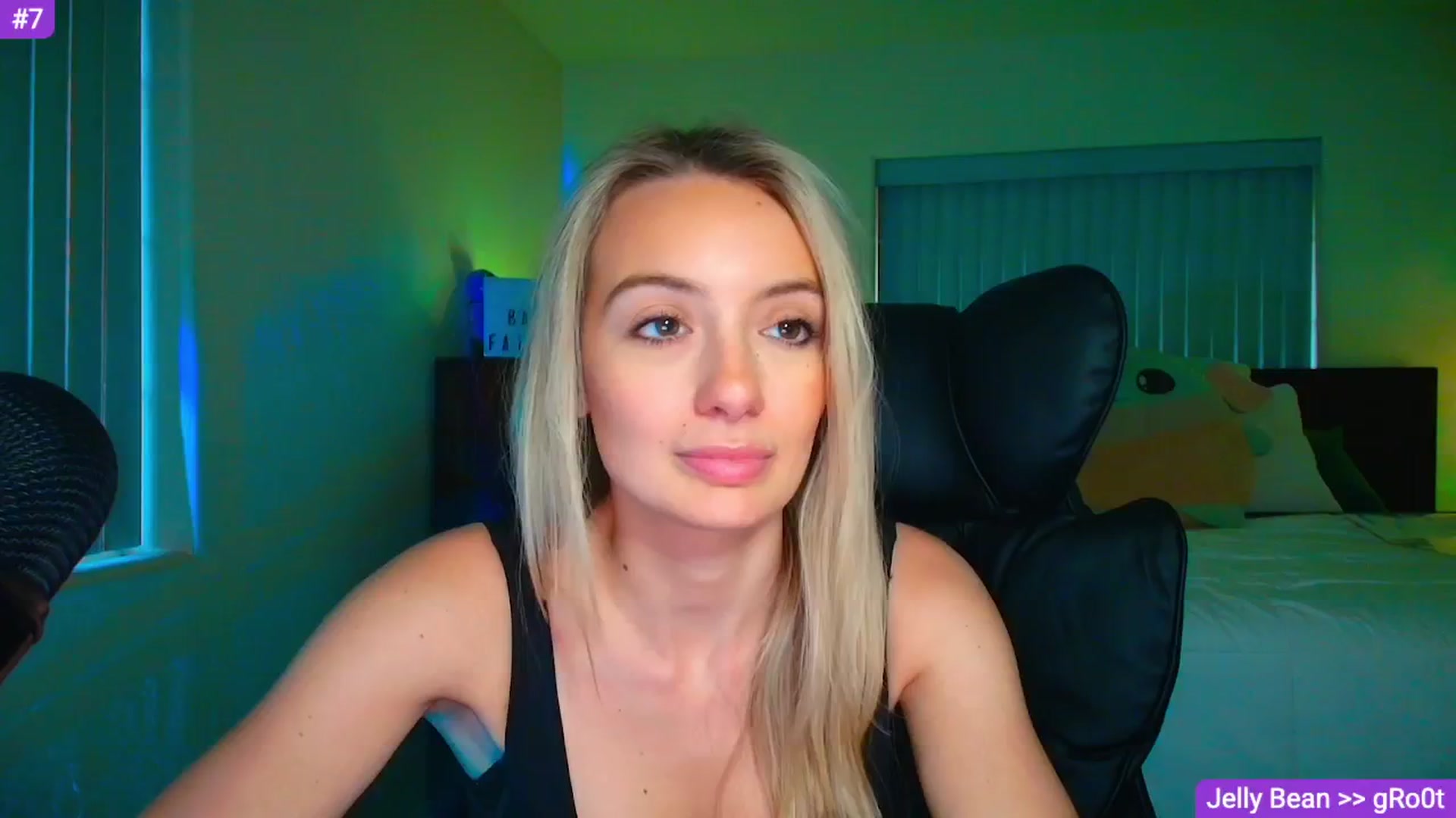 Gallery image thumbnail from Sammy_gray's myfreecams stream on, 04/24/2026, 02:21 image 14 of 20