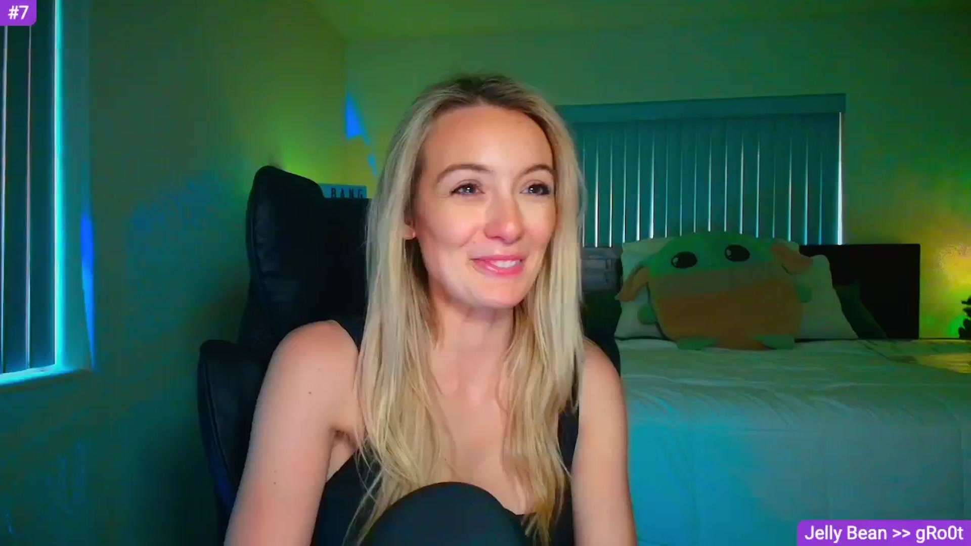 Gallery image thumbnail from Sammy_gray's myfreecams stream on, 04/24/2026, 02:21 image 3 of 20