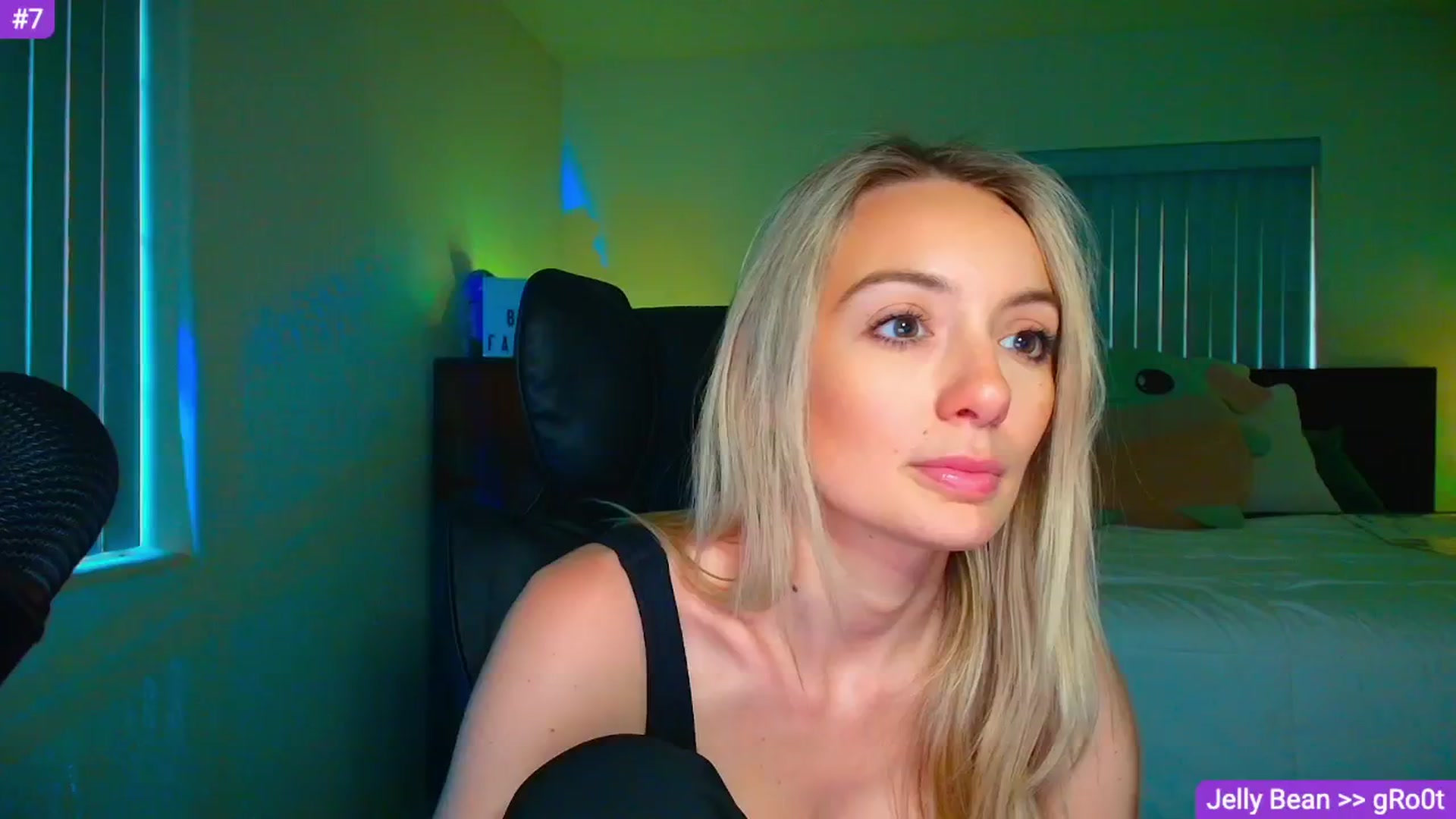 Gallery image thumbnail from Sammy_gray's myfreecams stream on, 04/24/2026, 02:21 image 10 of 20