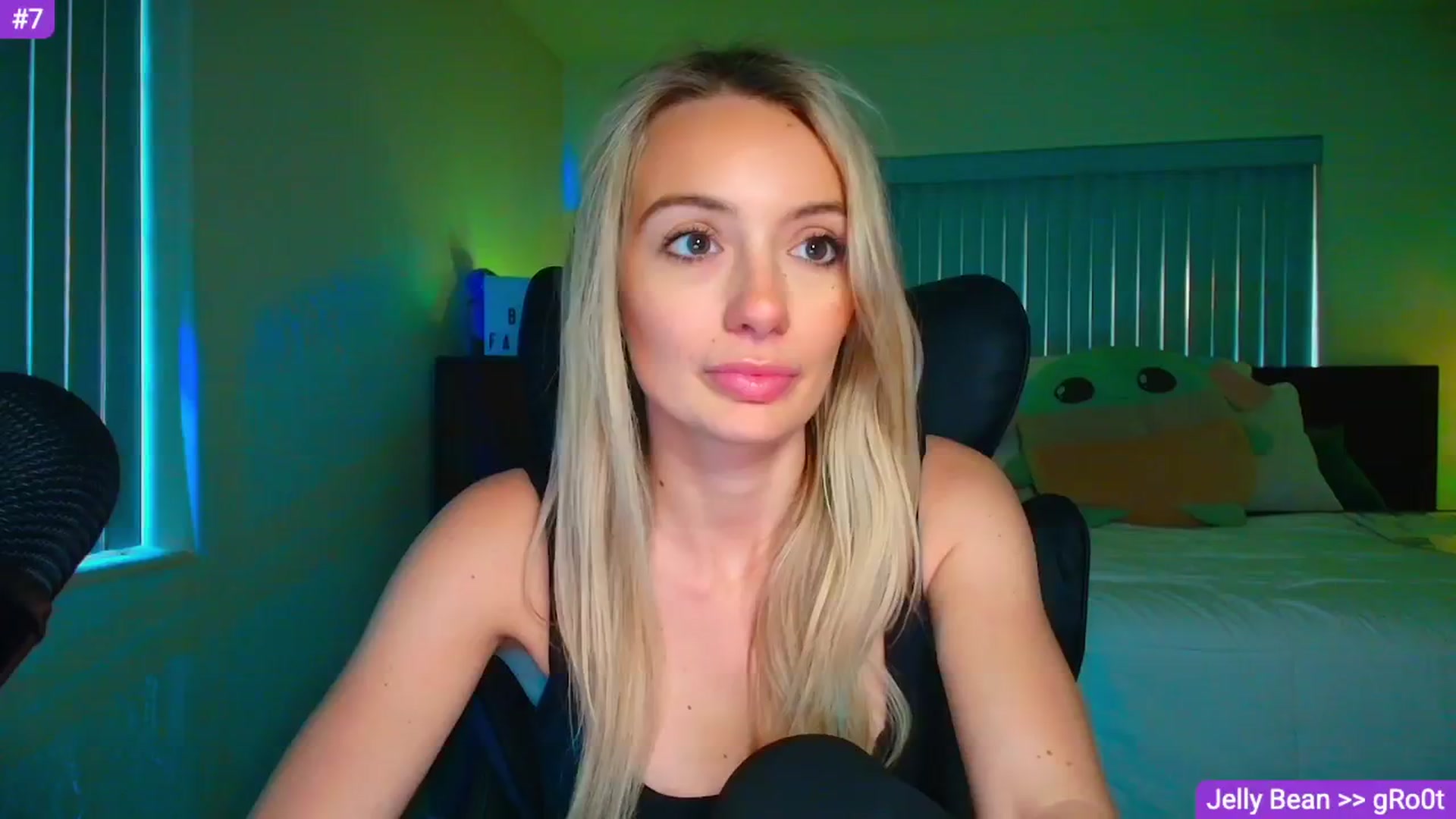 Gallery image thumbnail from Sammy_gray's myfreecams stream on, 04/24/2026, 02:21 image 8 of 20