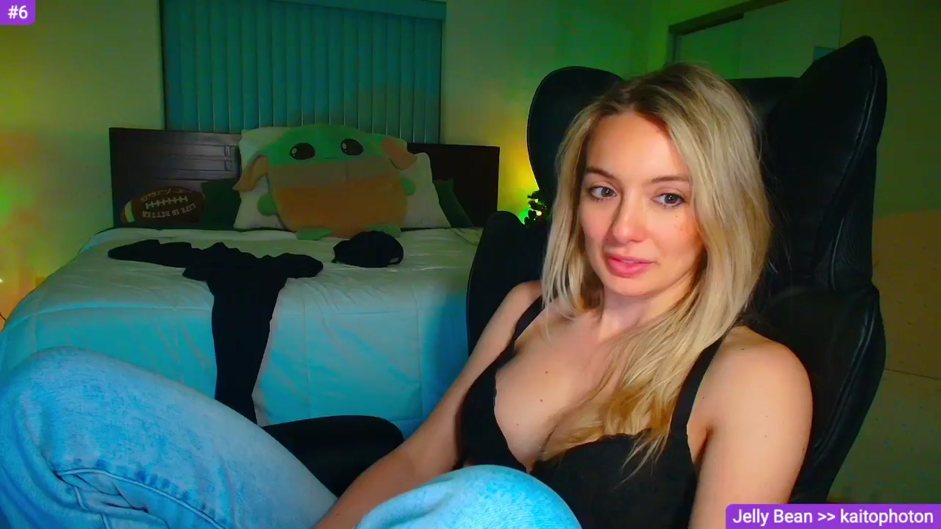 Gallery image thumbnail from Sammy_gray's myfreecams stream on, 04/24/2026, 07:10 image 20 of 20