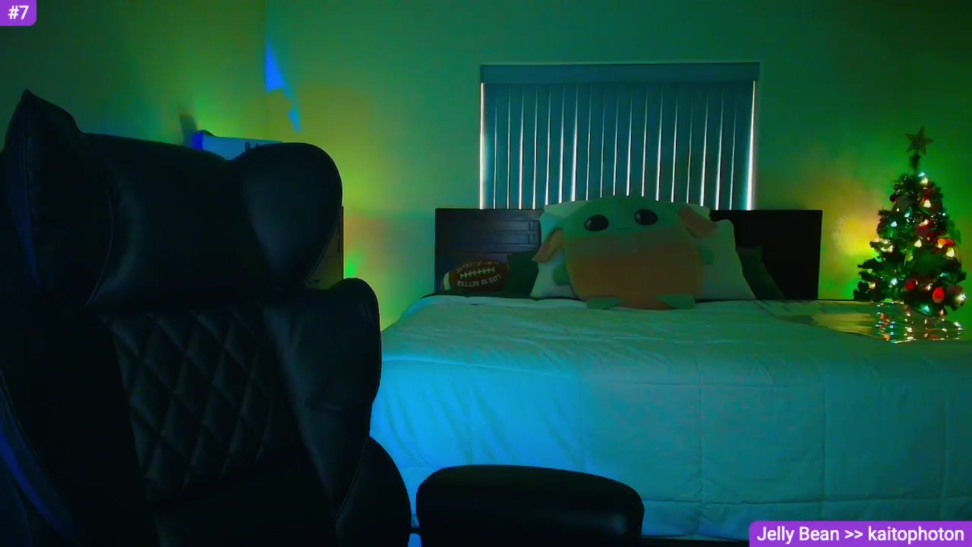 Gallery image thumbnail from Sammy_gray's myfreecams stream on, 04/25/2026, 24:53 image 15 of 20