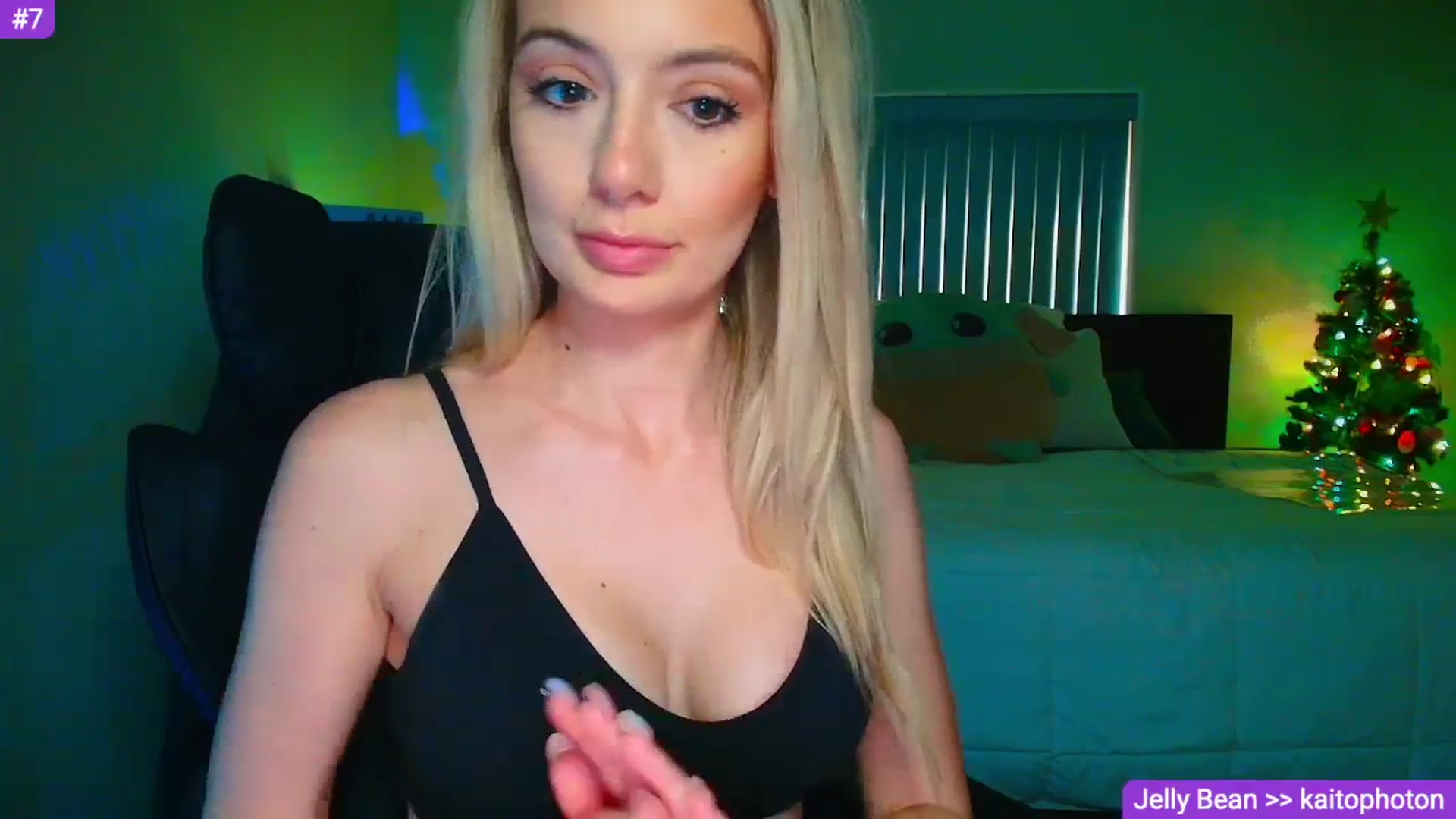Gallery image thumbnail from Sammy_gray's myfreecams stream on, 04/25/2026, 24:53 image 19 of 20