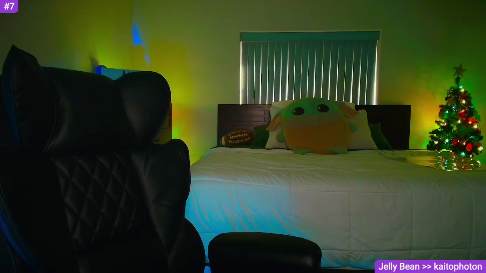 Gallery image thumbnail from Sammy_gray's myfreecams stream on, 04/25/2026, 24:53 image 16 of 20