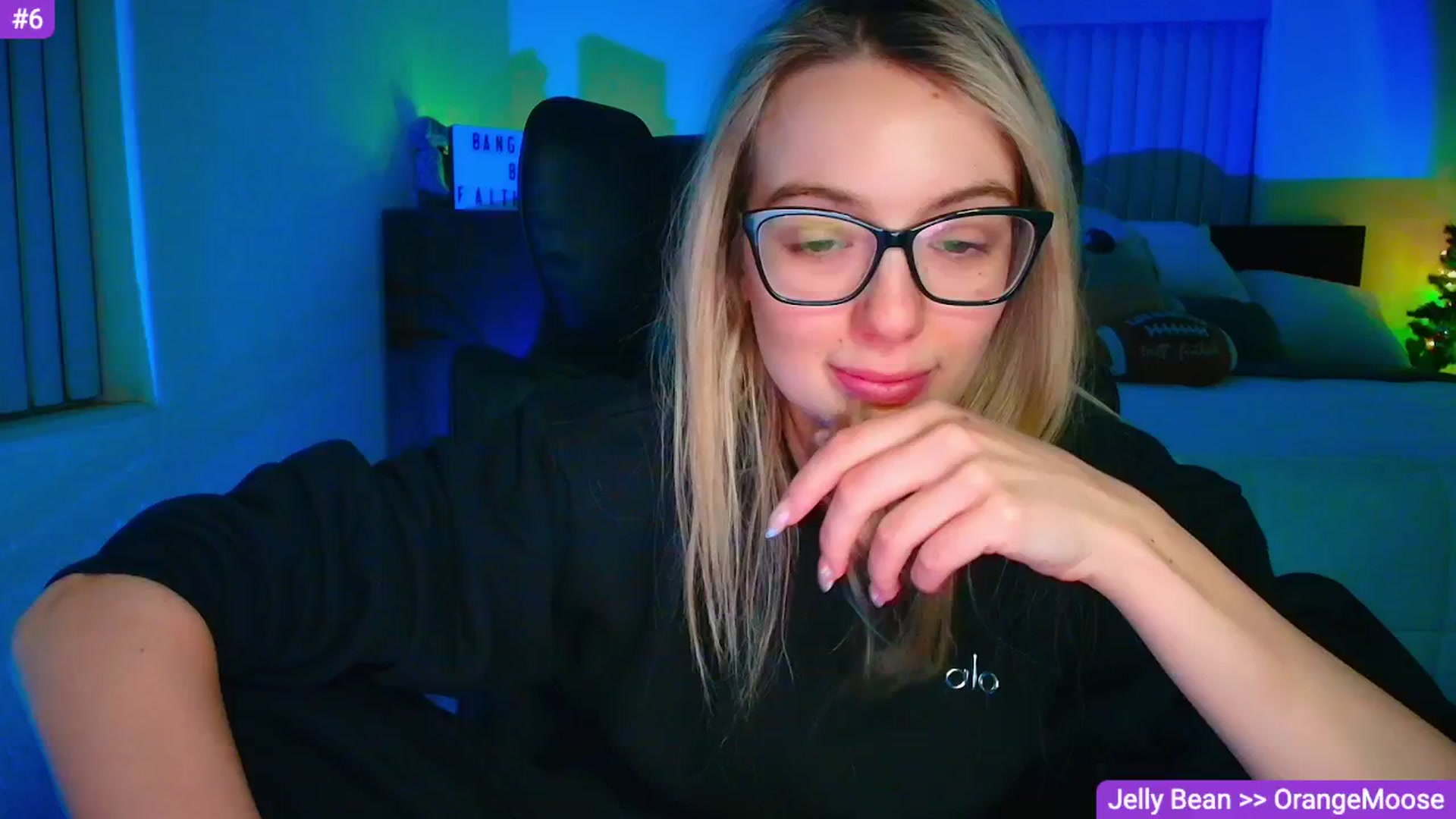 Gallery image thumbnail from Sammy_gray's myfreecams stream on, 04/27/2026, 05:10 image 14 of 20
