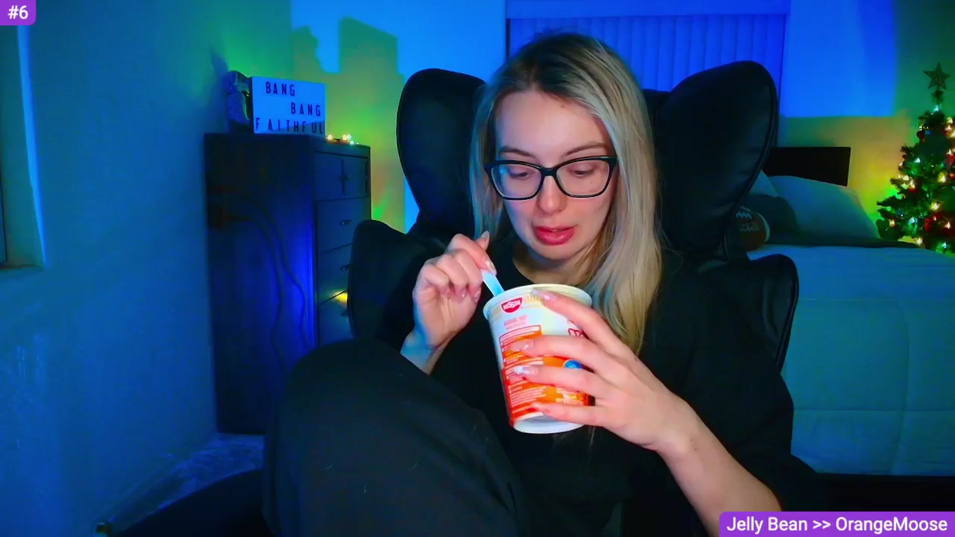 Gallery image thumbnail from Sammy_gray's myfreecams stream on, 04/27/2026, 05:38 image 7 of 20