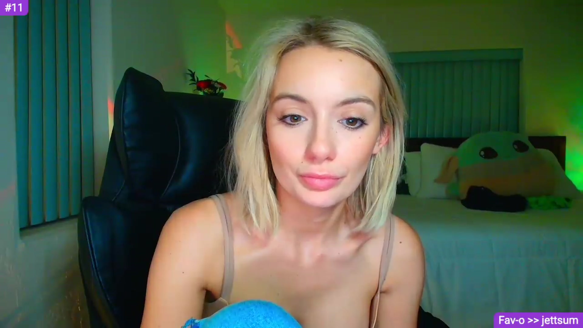 Gallery image thumbnail from Sammy_gray's myfreecams stream on, 05/18/2026, 07:39 image 12 of 20