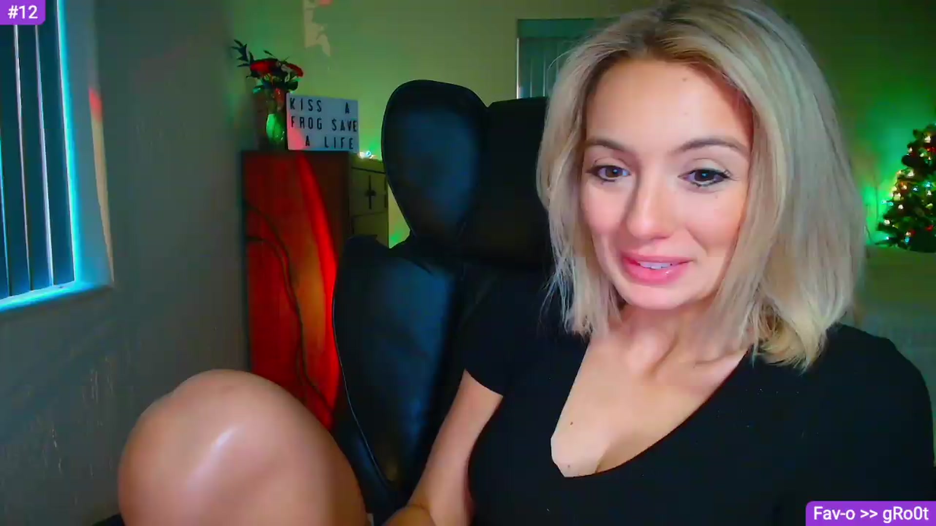Gallery image thumbnail from Sammy_gray's myfreecams stream on, 05/19/2026, 02:10 image 7 of 20