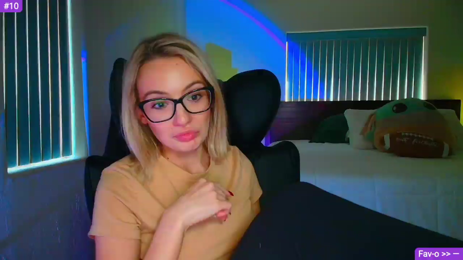 Gallery image thumbnail from Sammy_gray's myfreecams stream on, 05/27/2026, 02:17 image 3 of 20