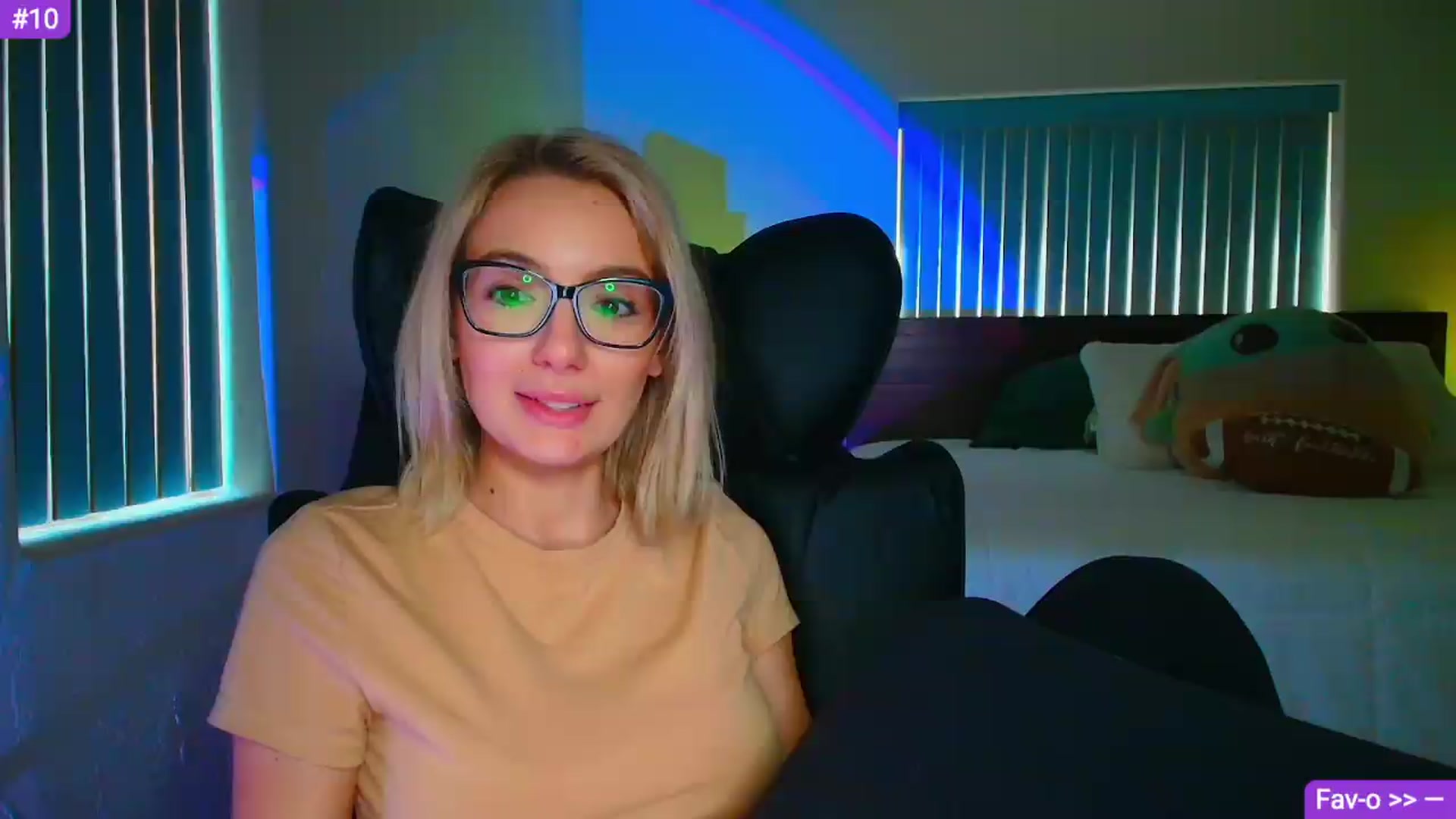 Gallery image thumbnail from Sammy_gray's myfreecams stream on, 05/27/2026, 02:17 image 4 of 20
