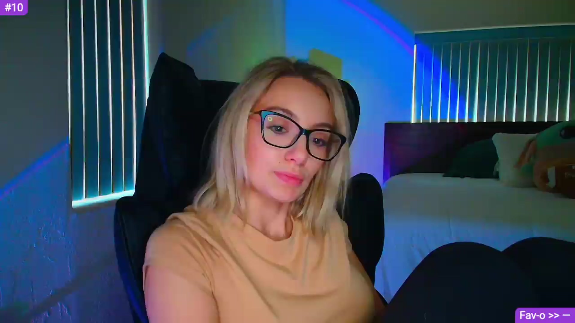Gallery image thumbnail from Sammy_gray's myfreecams stream on, 05/27/2026, 02:17 image 1 of 20