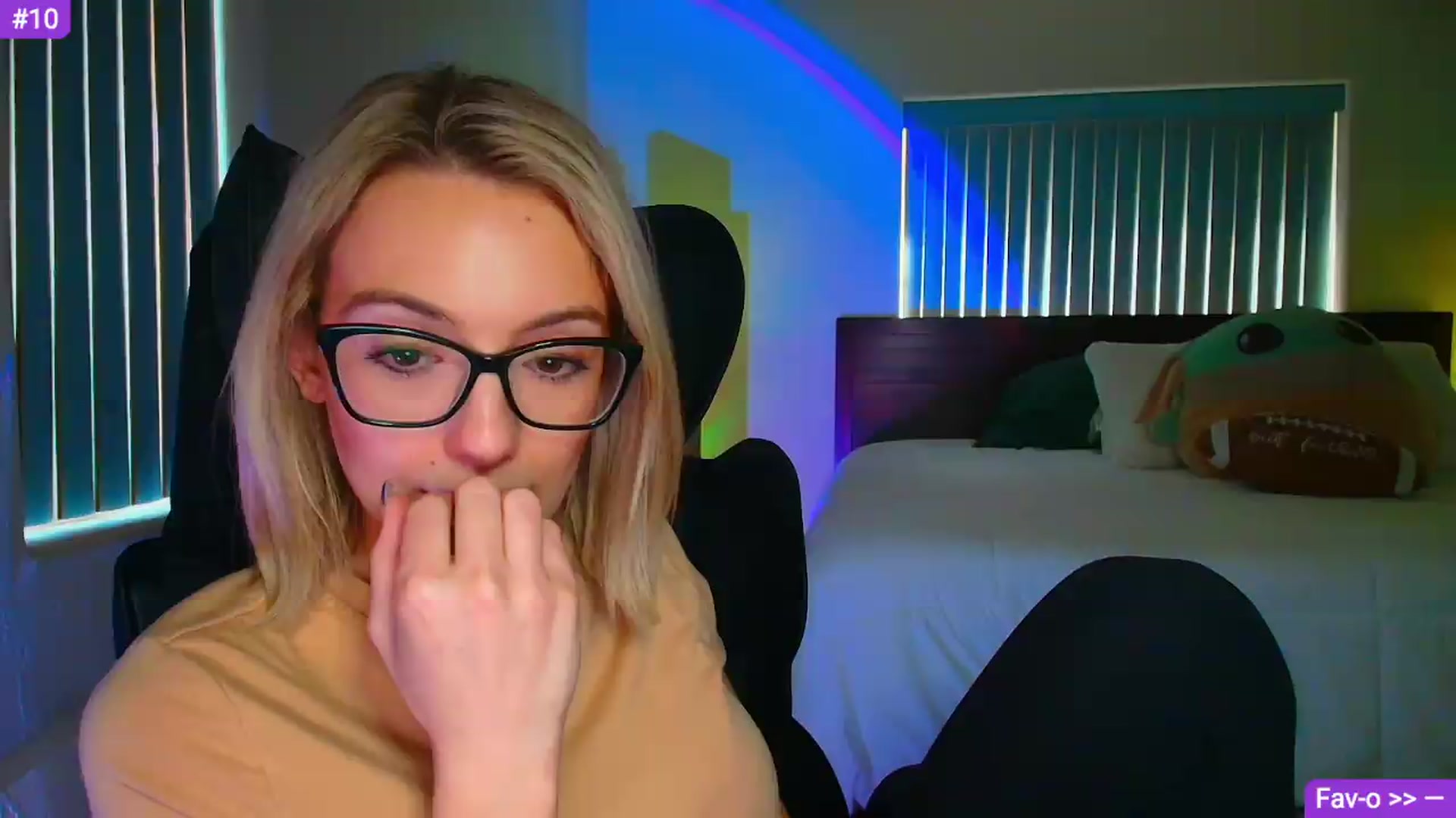 Gallery image thumbnail from Sammy_gray's myfreecams stream on, 05/27/2026, 02:17 image 5 of 20