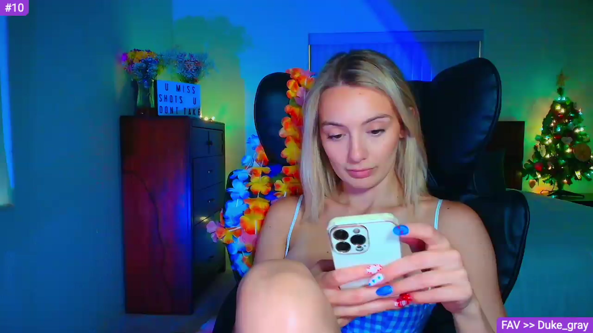 Gallery image thumbnail from Sammy_gray's myfreecams stream on, 06/25/2026, 24:18 image 12 of 20