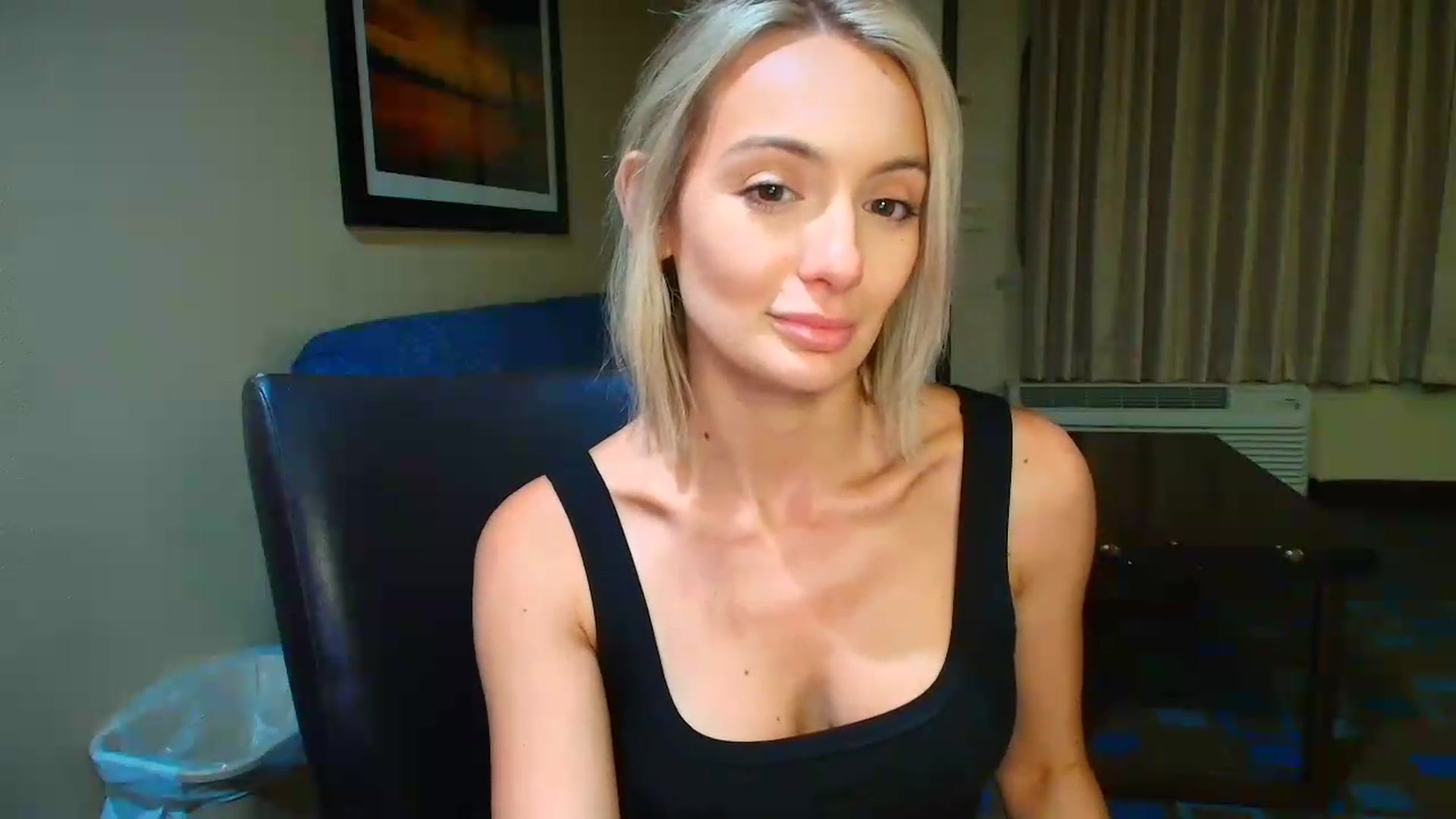 Gallery image thumbnail from Sammy_gray's myfreecams stream on, 07/03/2026, 05:50 image 17 of 20